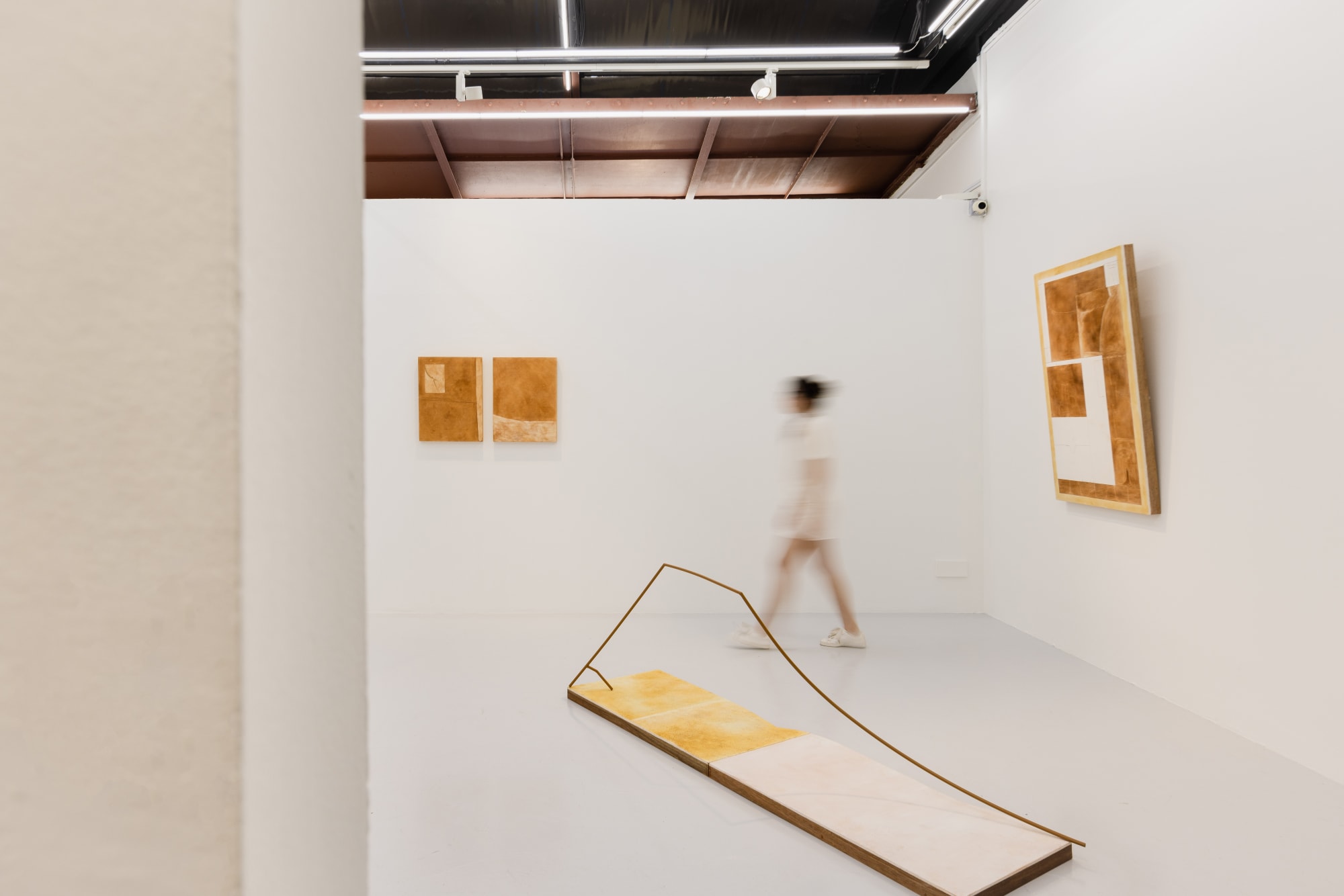 Entangled Attachments