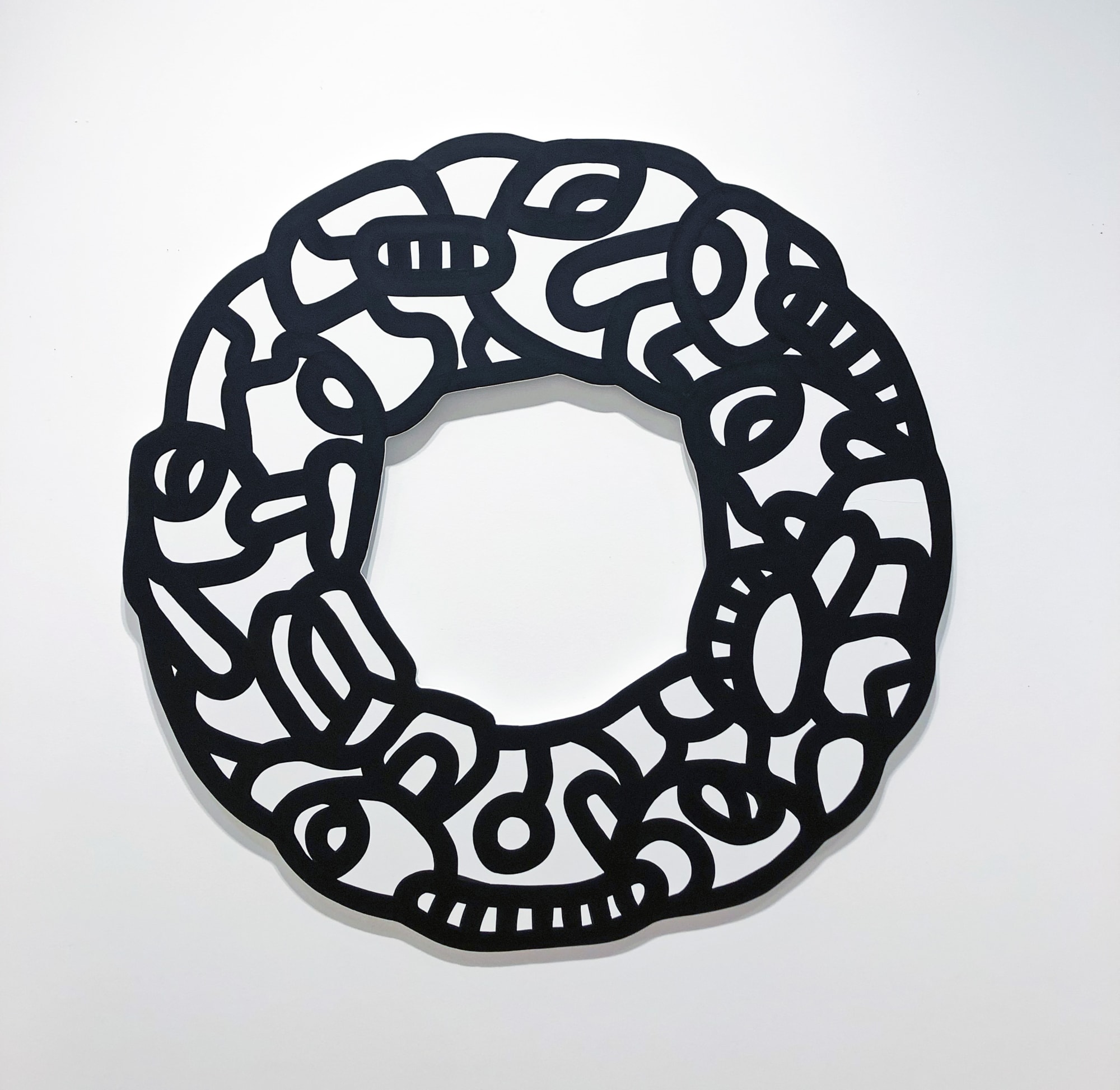 Mehdi Cibille, LeModuLeDeZeeR, Logologique, Startgameover O, acrylique sur bois découpé, diam. 120 cm