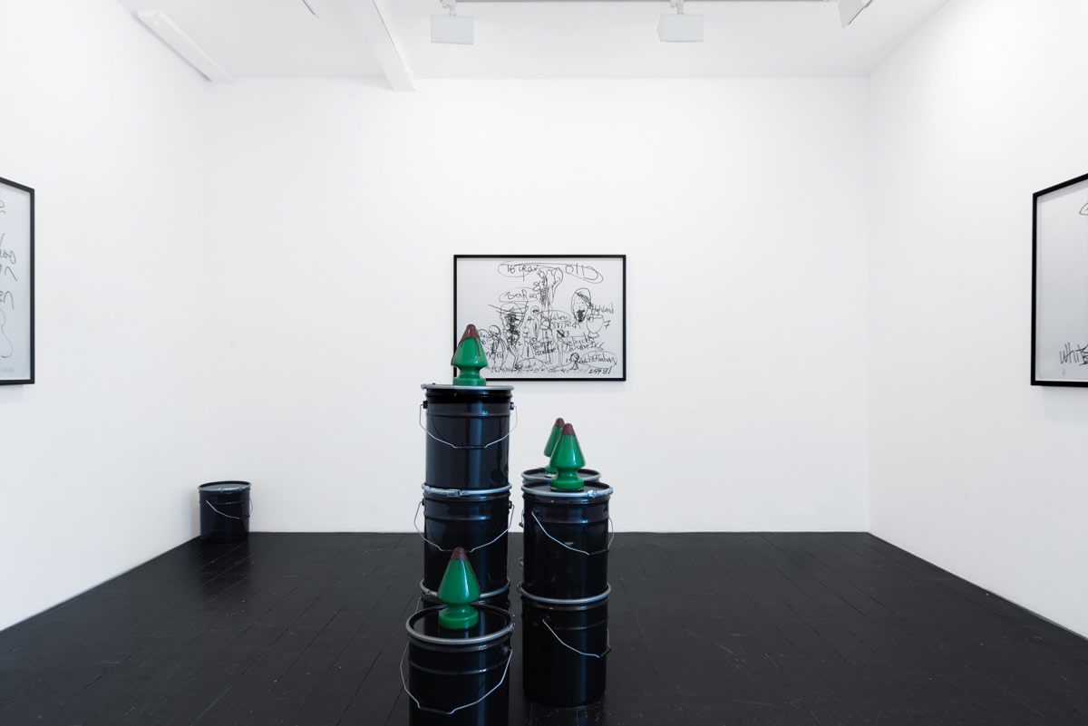 Tree Green Plug Bottle Whisky Bucket Black