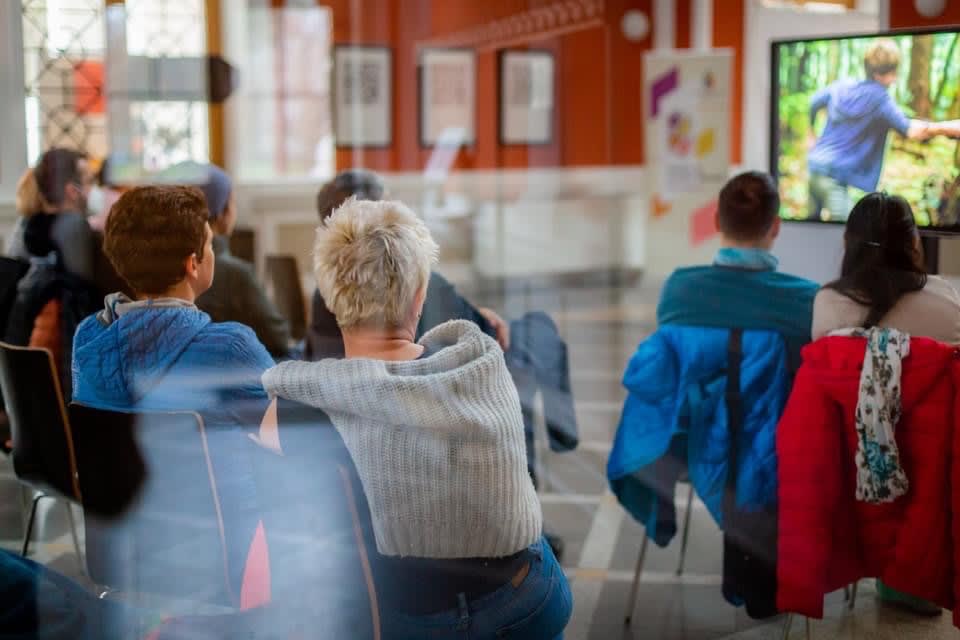 One frame, one story