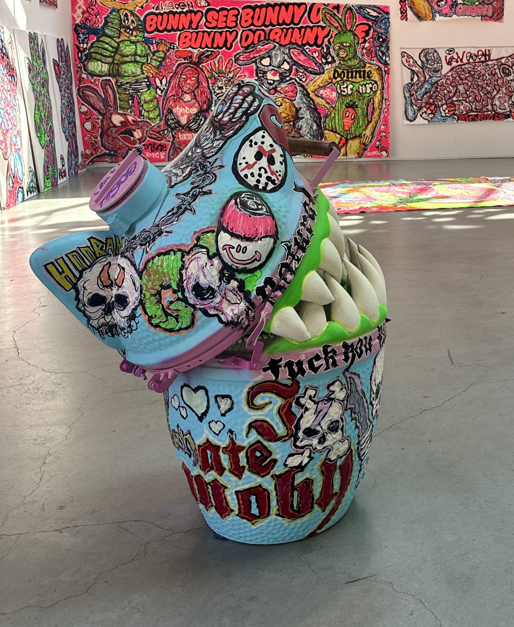 Blue Shark Egg 12O x 66 x 64 cm 47 1/4 x 26 x 25 1/4 in