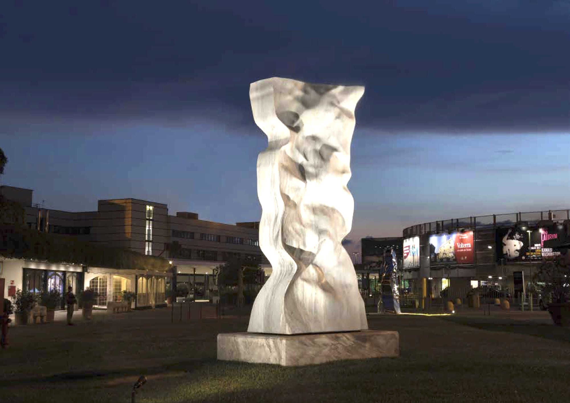 VOLAREARTE, Helidon Xhixha