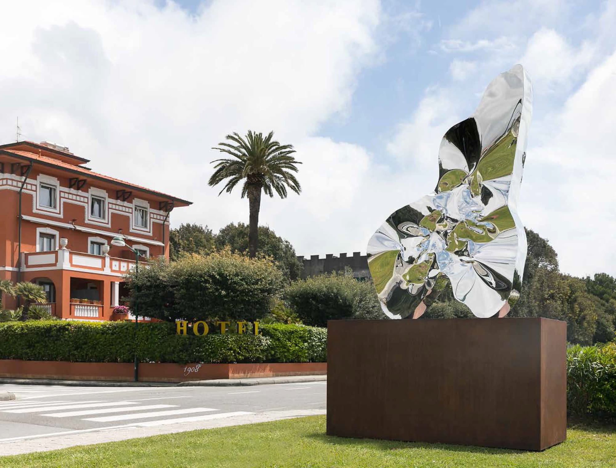 STEEL AND STONE | THE ENERGY OF MATTER