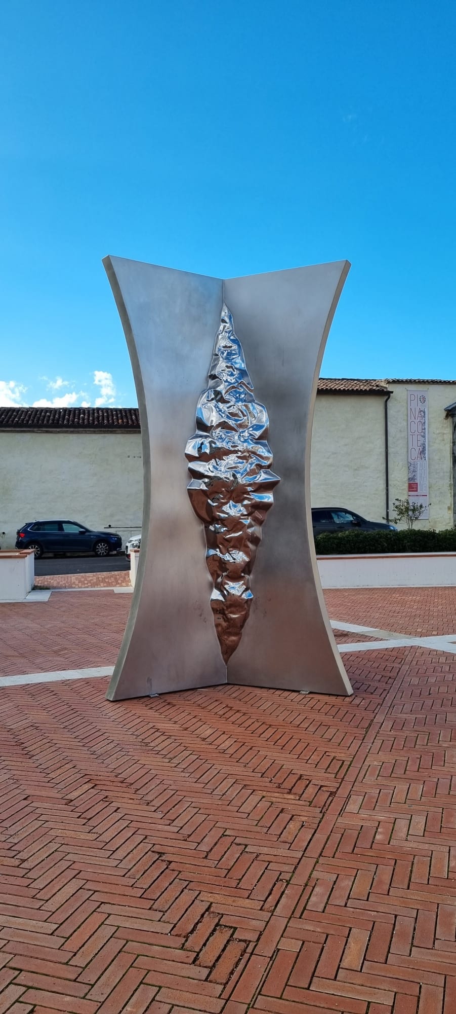 Vis à Vis, sculture in dialogo.