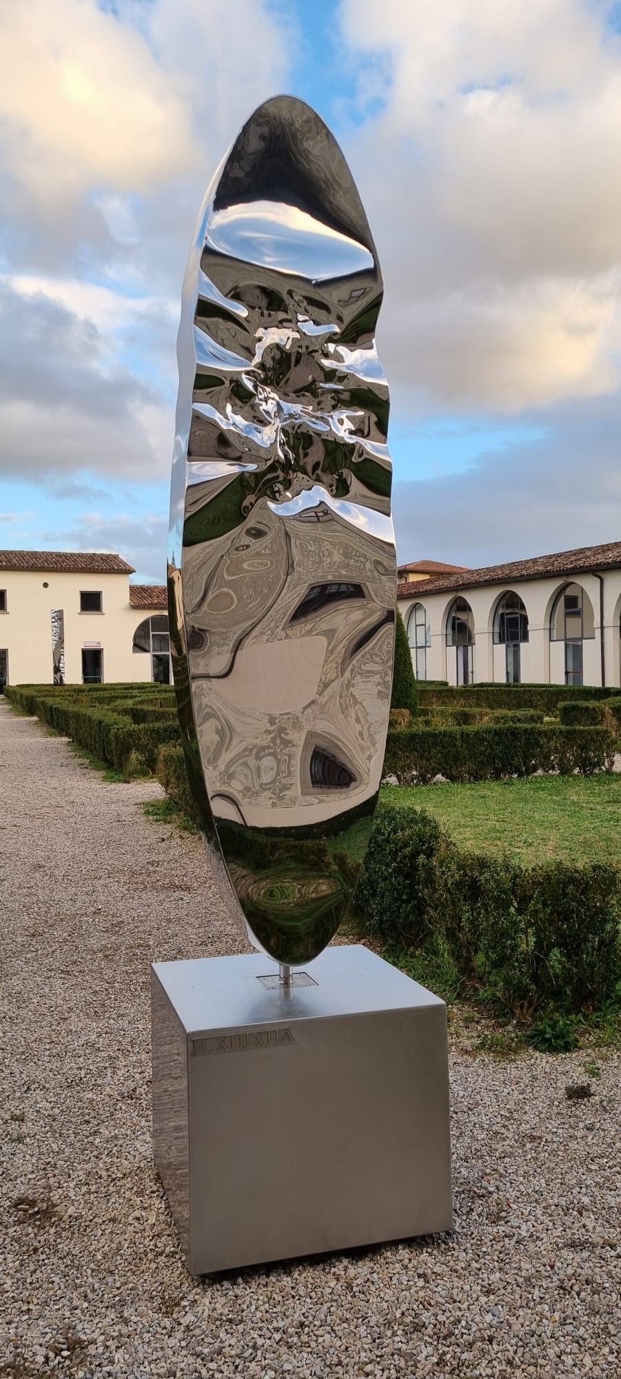 Vis à Vis, sculture in dialogo.