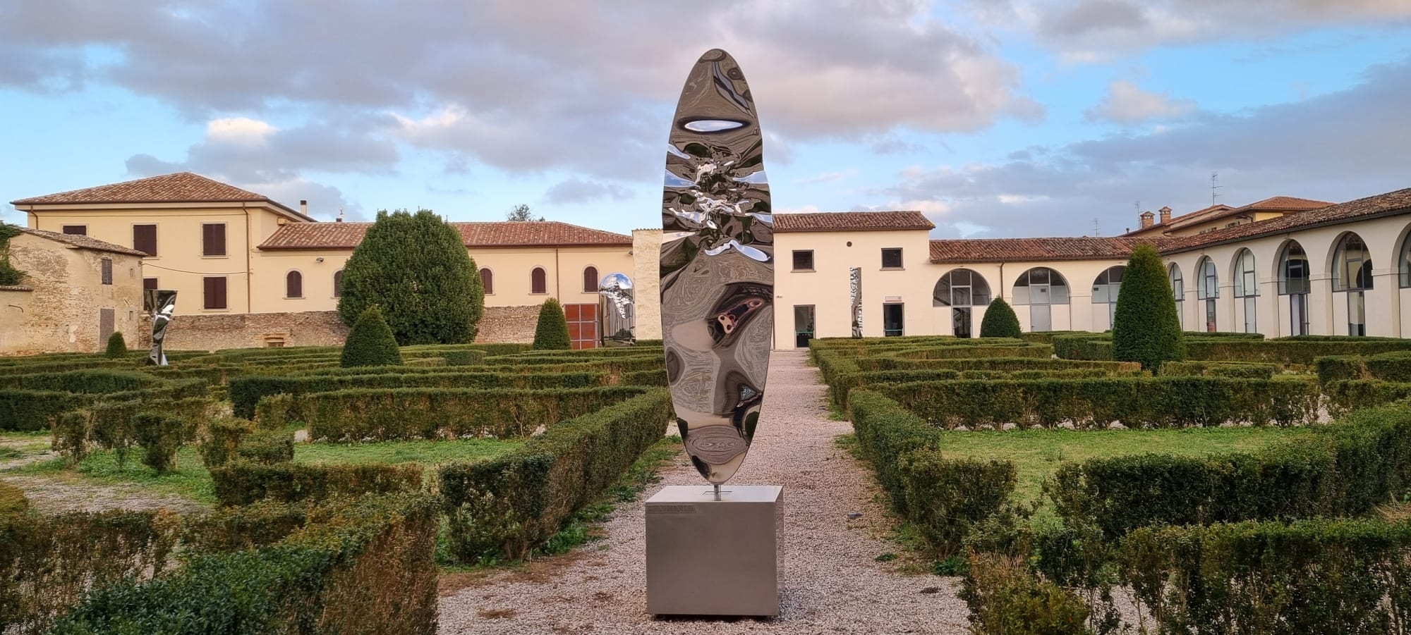 Vis à Vis, sculture in dialogo.