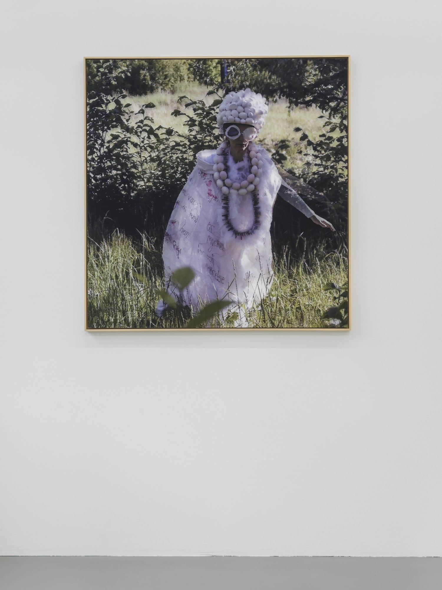 Installation view, Joanne Grüne-Yanoff, Gravity, 2023, Galleri Duerr. Photo: Jean-Baptiste Béranger.