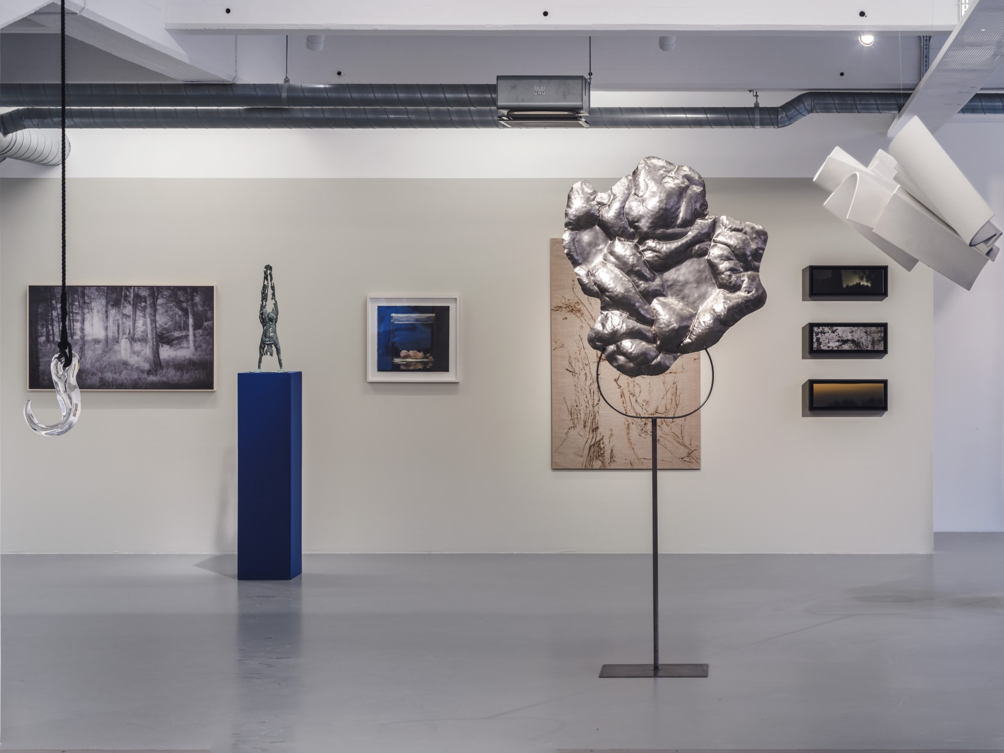 Installation view, Springbrunn, 2024, Galleri Duerr. Photo: Jean-Baptiste B&eacute;ranger.