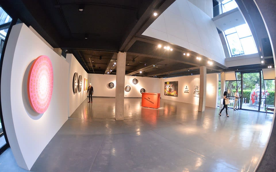 Michael Shaowanasai presents... ... ...