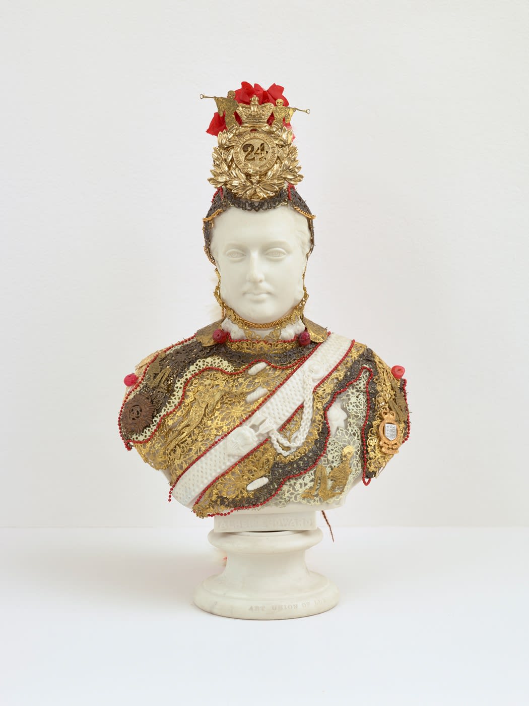 Hew Locke, Souvenir 7 Albert Edward Prince Of Wales, 2019