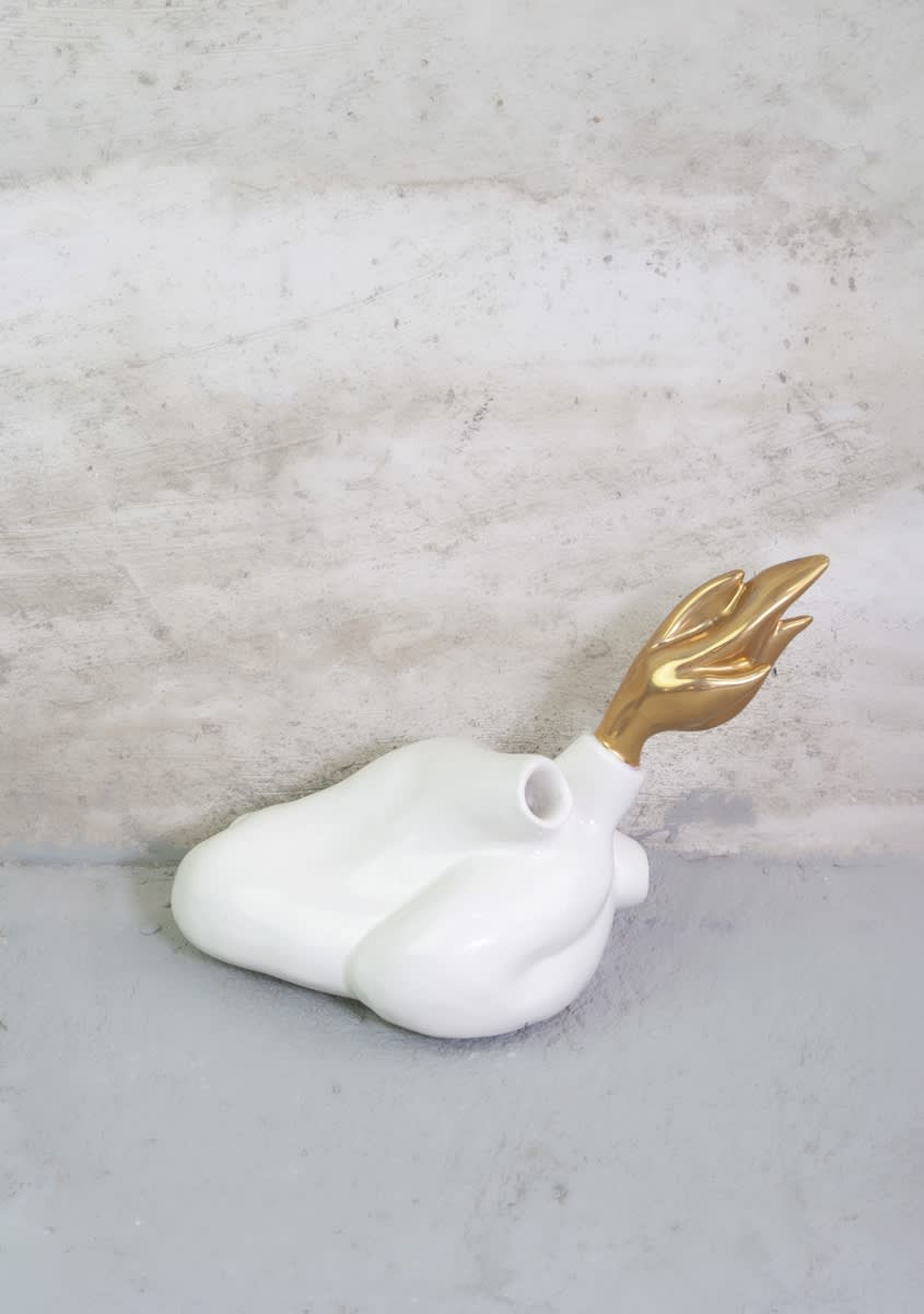 Lampara / Lamp, 2018, Glazed ceramic with gold, 5" x 9" x 5"