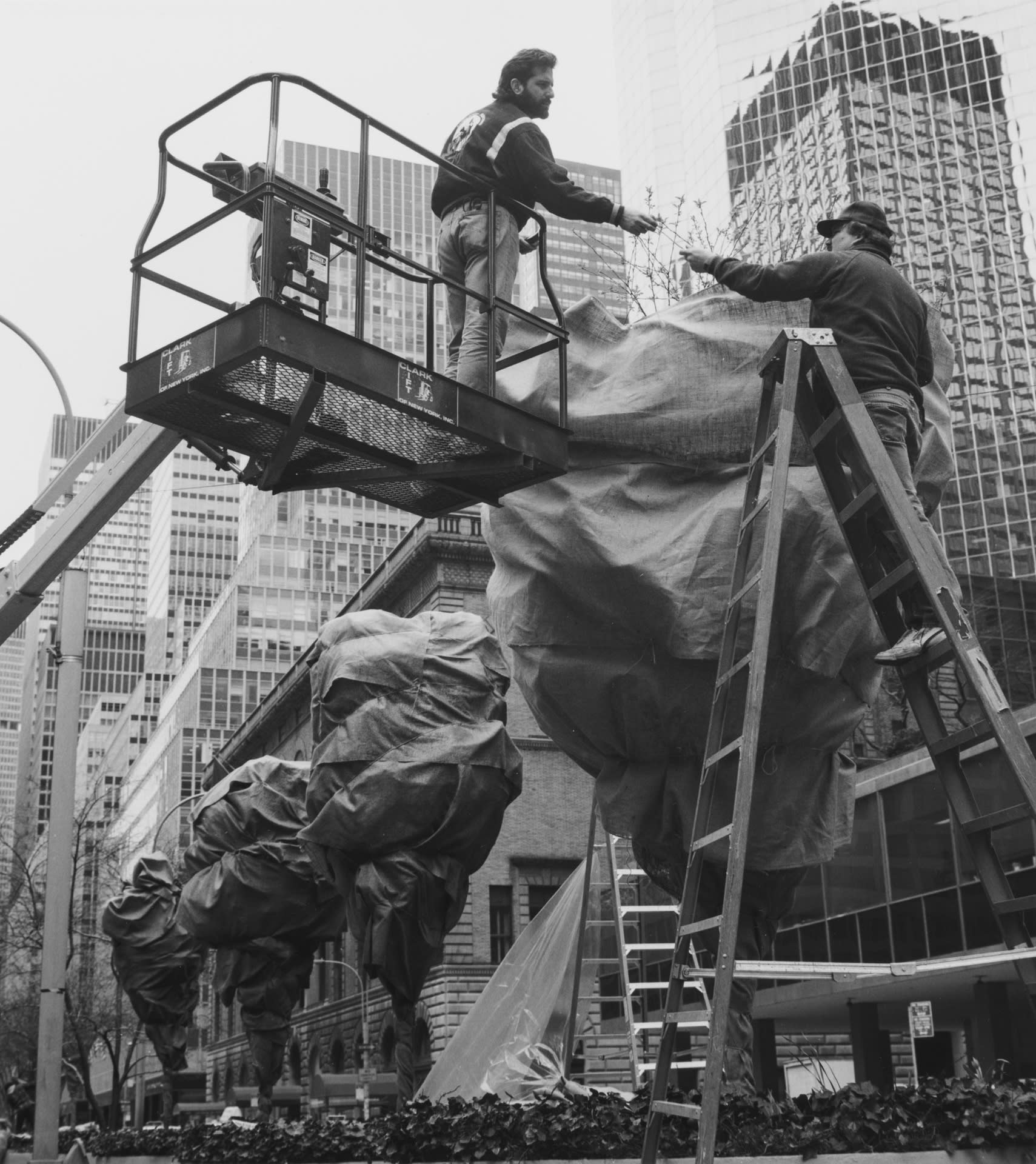 Ans Westra New York City, 1987 Vintage silver gelatin print 285 x 252 mm [Available] ______