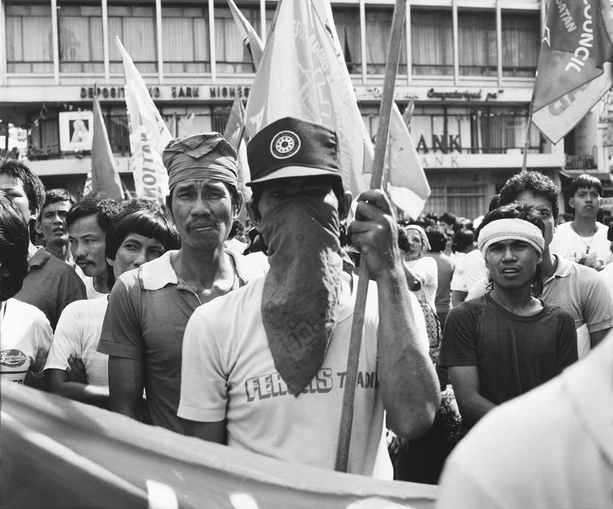 Ans Westra Philippines, 1986 Framed silver gelatin 236 x 270 mm ______