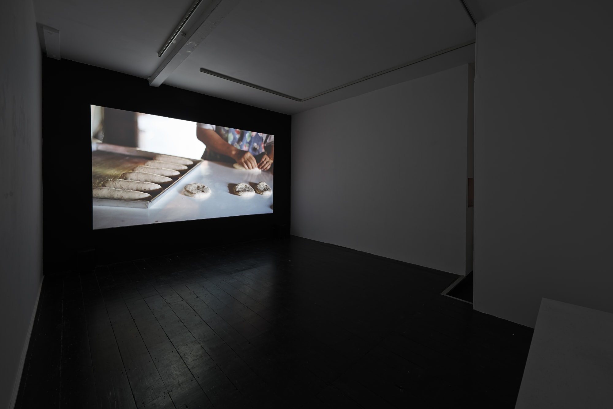 [LONDON} KWAN MAKES BREAD