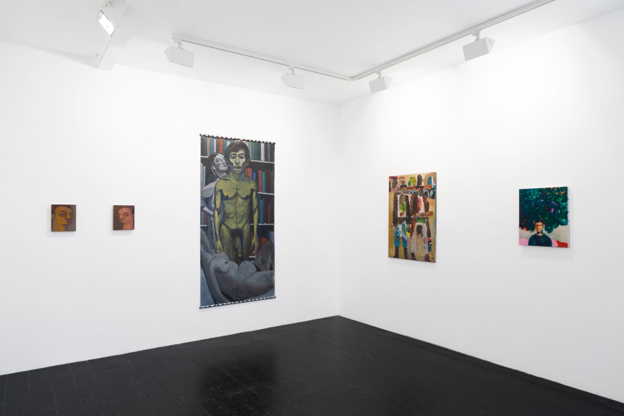 [LONDON] A PLAY OF FEATURES