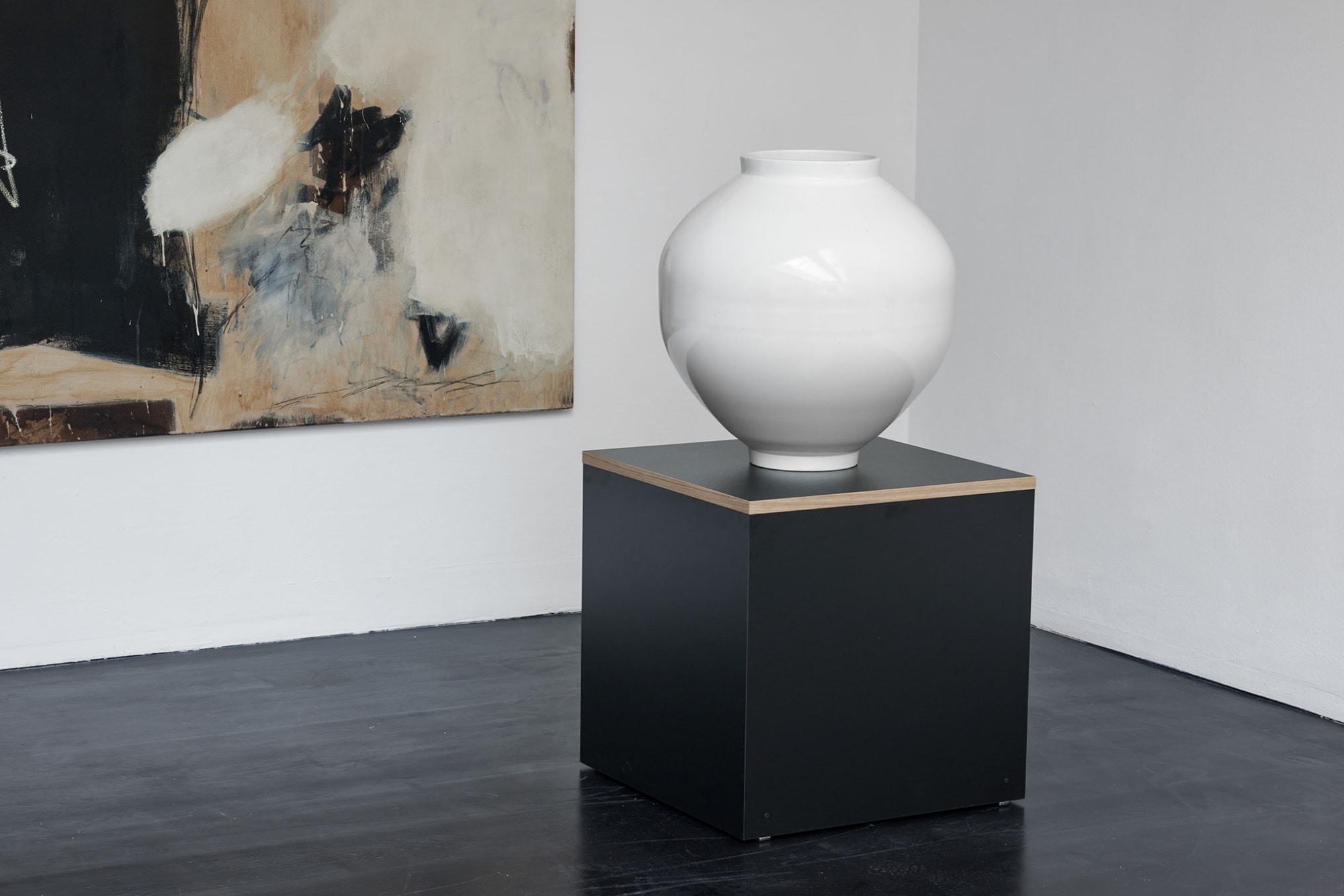 [COLOGNE] THE TRANSCENDENCE OF WHITE