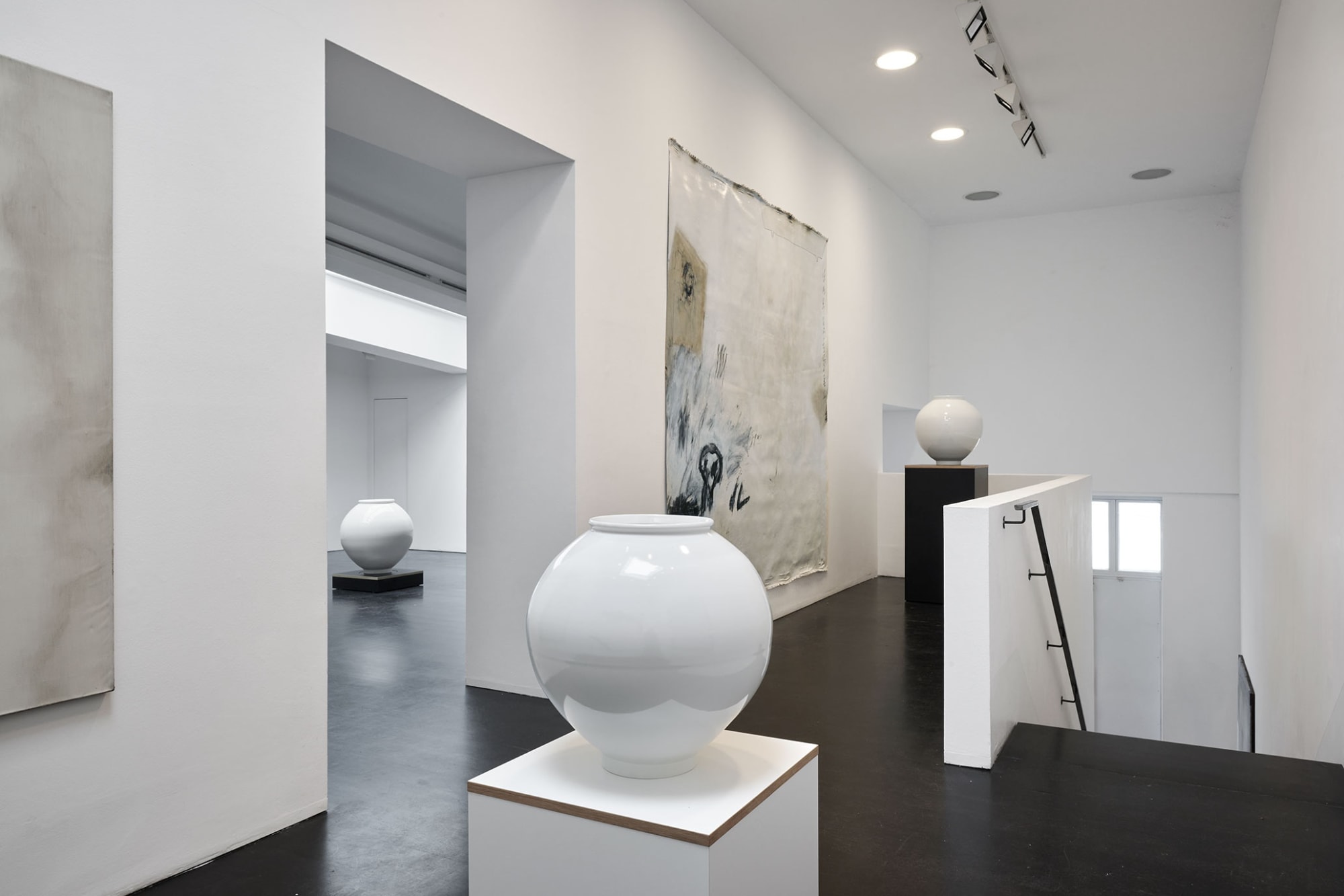 [COLOGNE] THE TRANSCENDENCE OF WHITE