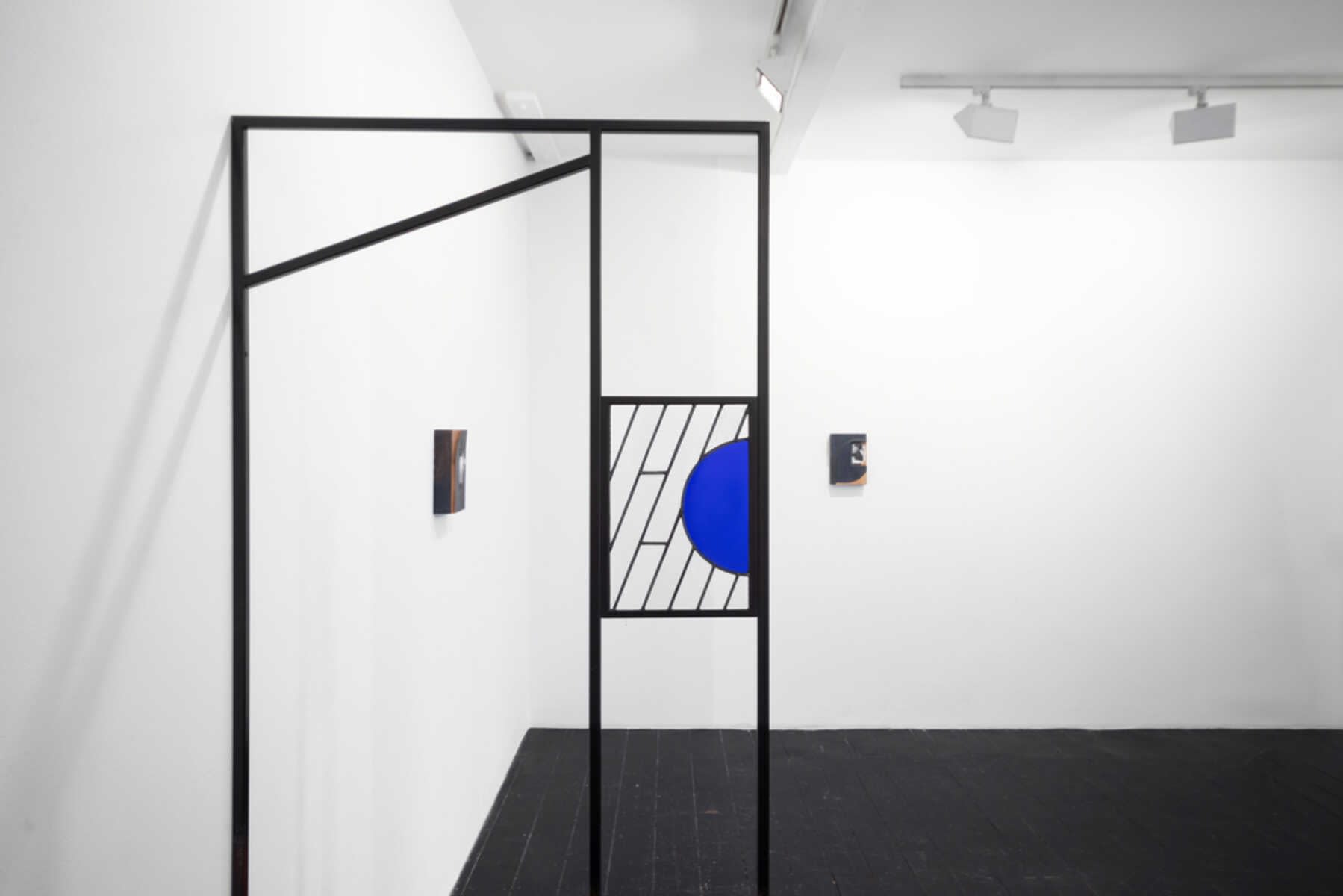 [LONDON] STARING AT THE SUN