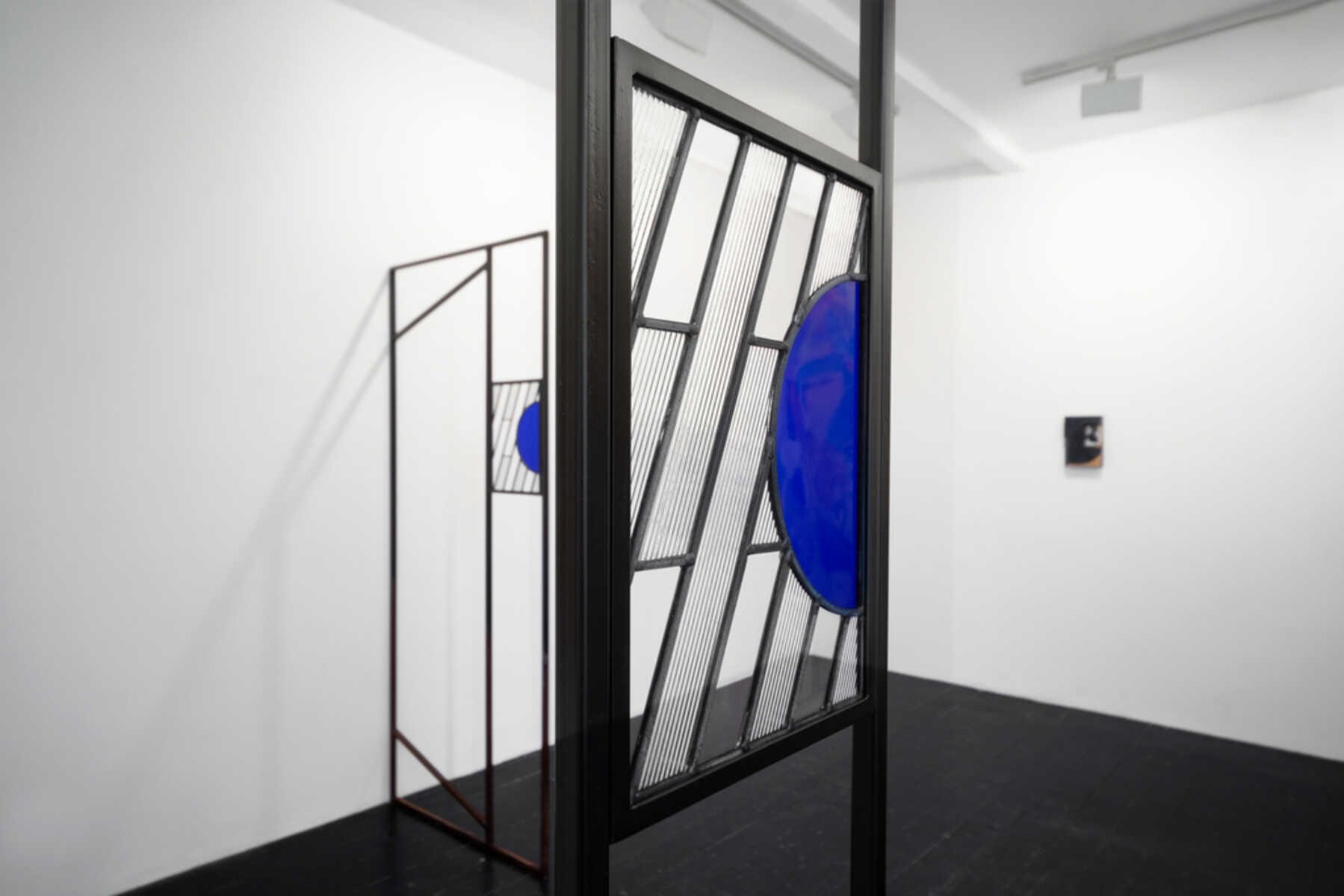 [LONDON] STARING AT THE SUN