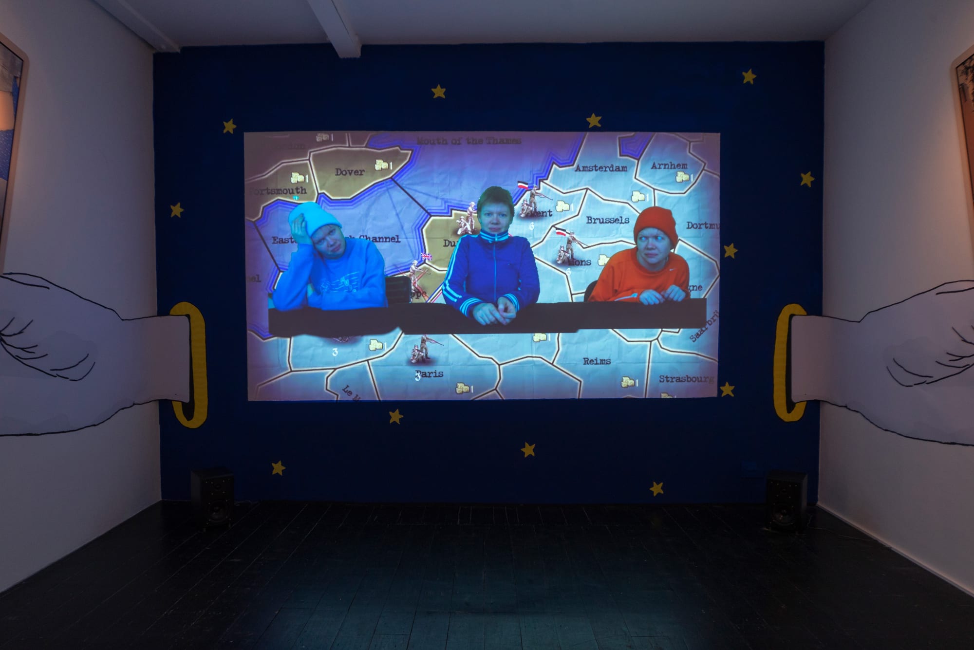 [LONDON] THE HAND THAT DEALT