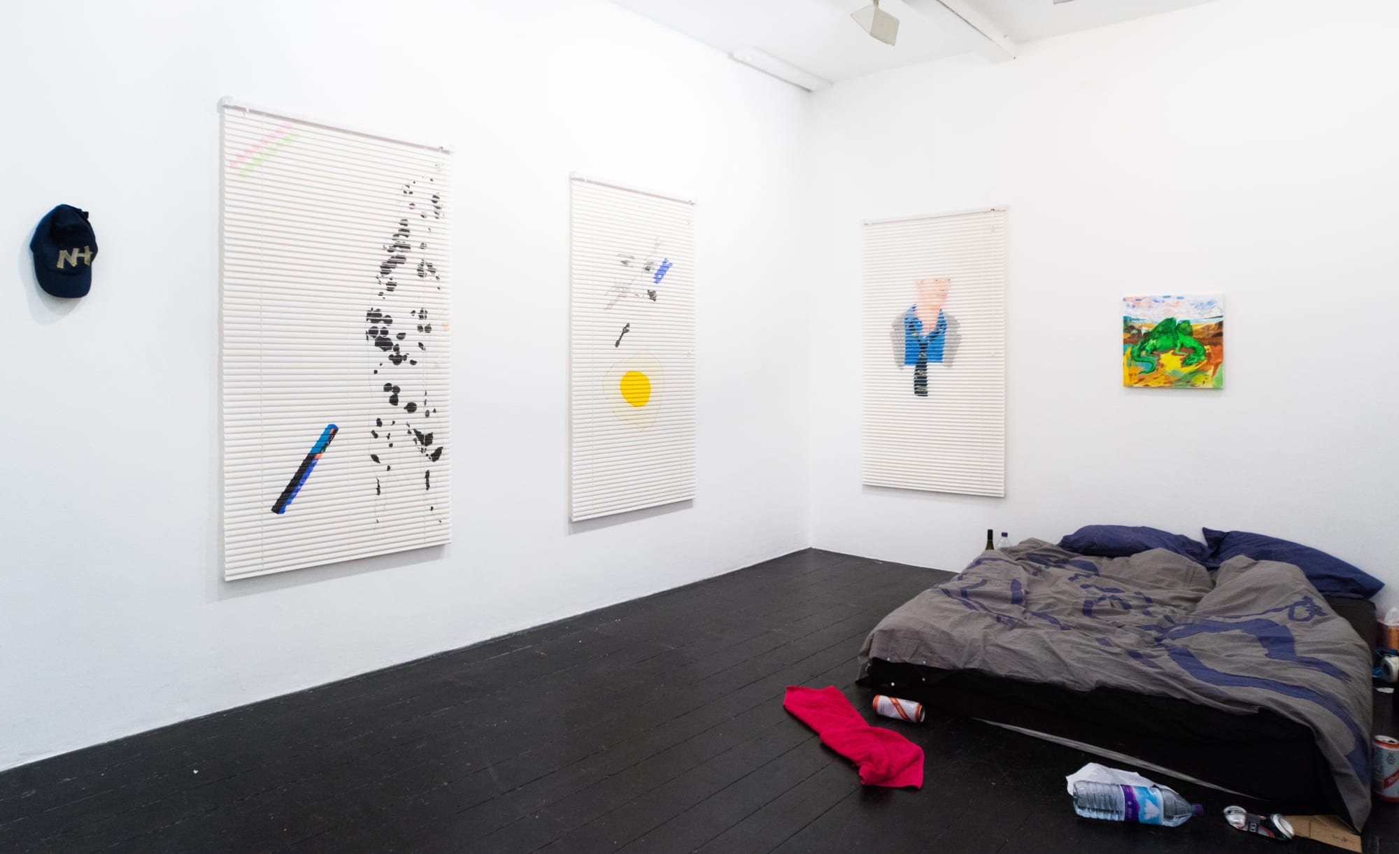 [LONDON] KIDS USE LAPTOPS