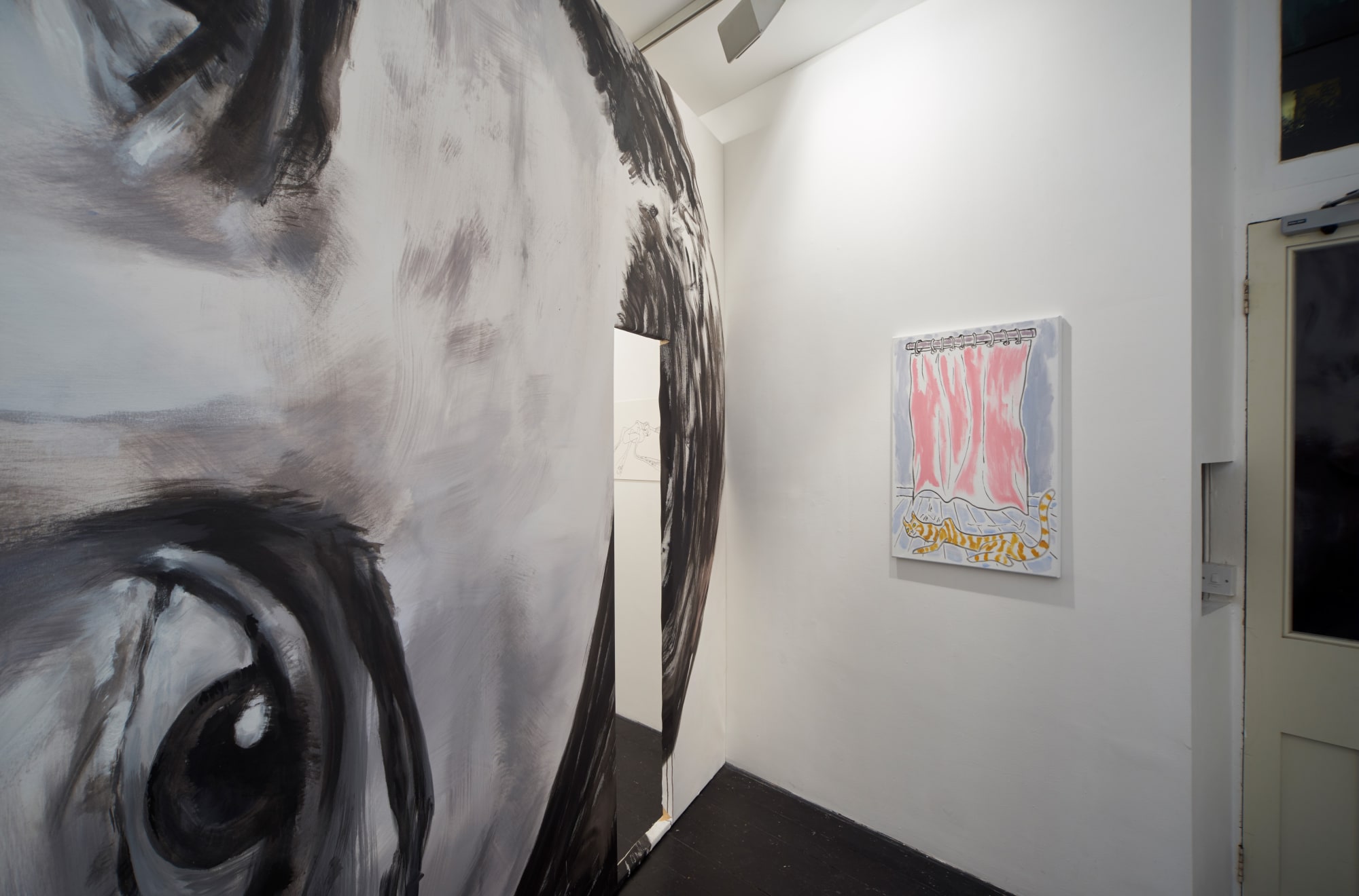 [LONDON] SITTING IN A HOLE THAT HAS THE SHAPE OF A FRIGHTENED CAT