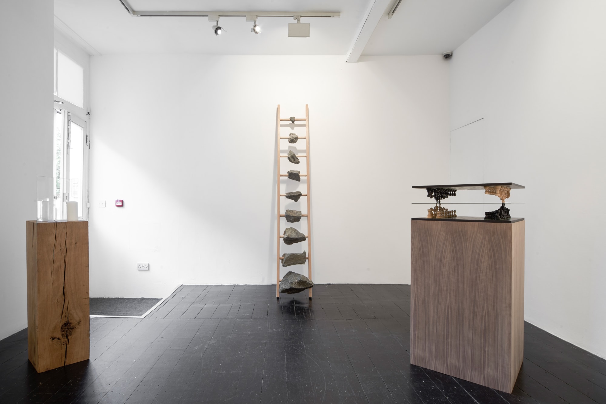 [LONDON] THE MIRROR’S MIRROR