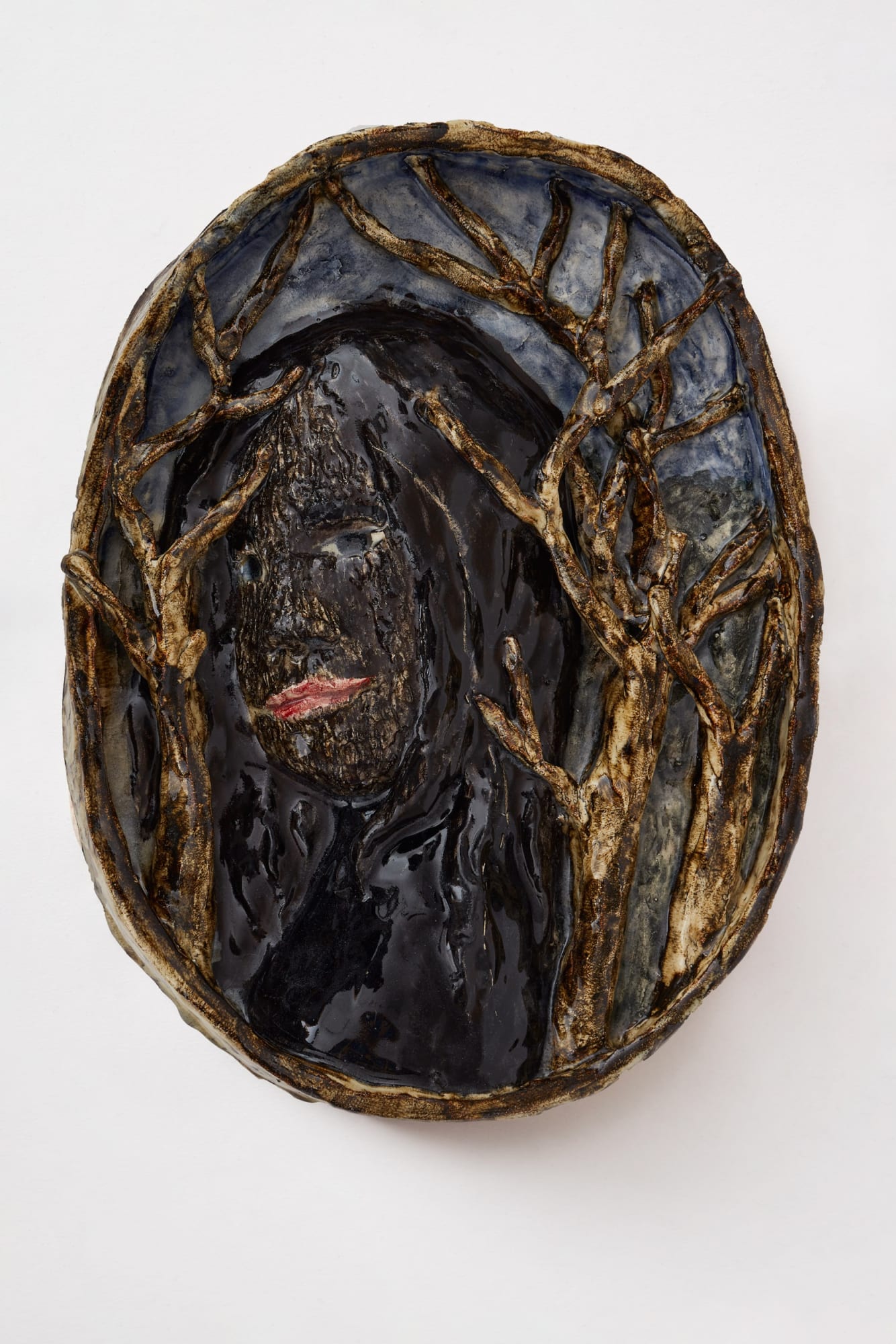 Klara Kristalova En sista blick / One Last Glance, 2020 Glazed stoneware, 54 x 41 x 10 cm