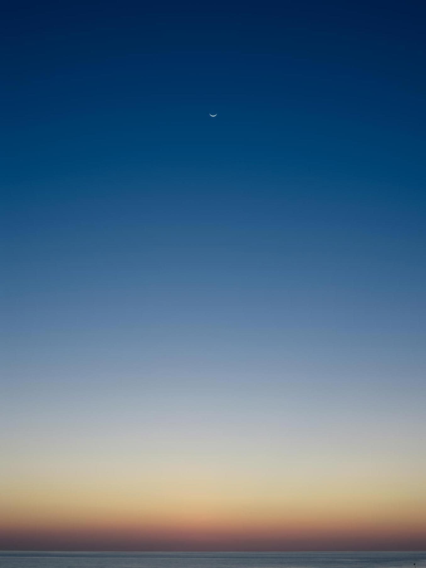 NEW MOON 16 X 20: 3 OF 15 AT 2400 30 X 37.5: 3 OF 9 AT 5000 40 X 50: 1 OF 9 AT 6250 50 X 62.5: 1 OF 6 AT 8500 63 X 78.75: 1 OF 3 AT 14300