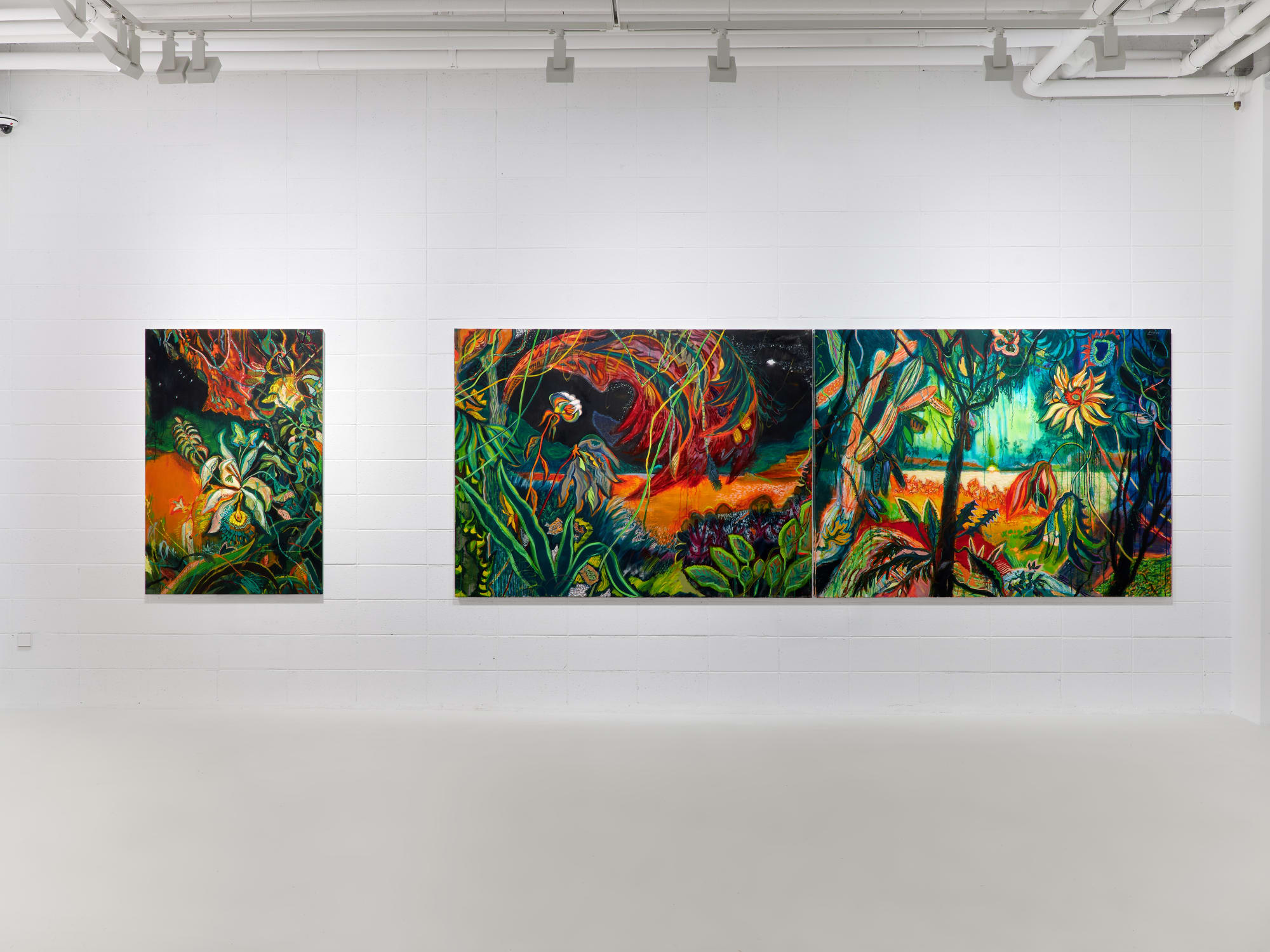 Roverano: House by the River in the Middle of the Jungle