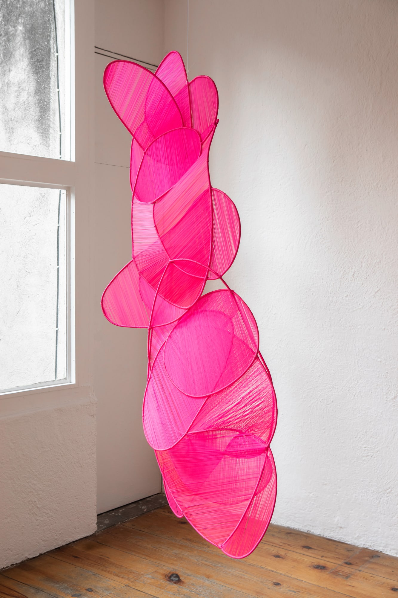 Manuela de Laborde Lo que tiene tiempo, 2022 Palm, steel and nylon 170 x 85 x 40 cm (66.9 x 33.4 x 15.7 in