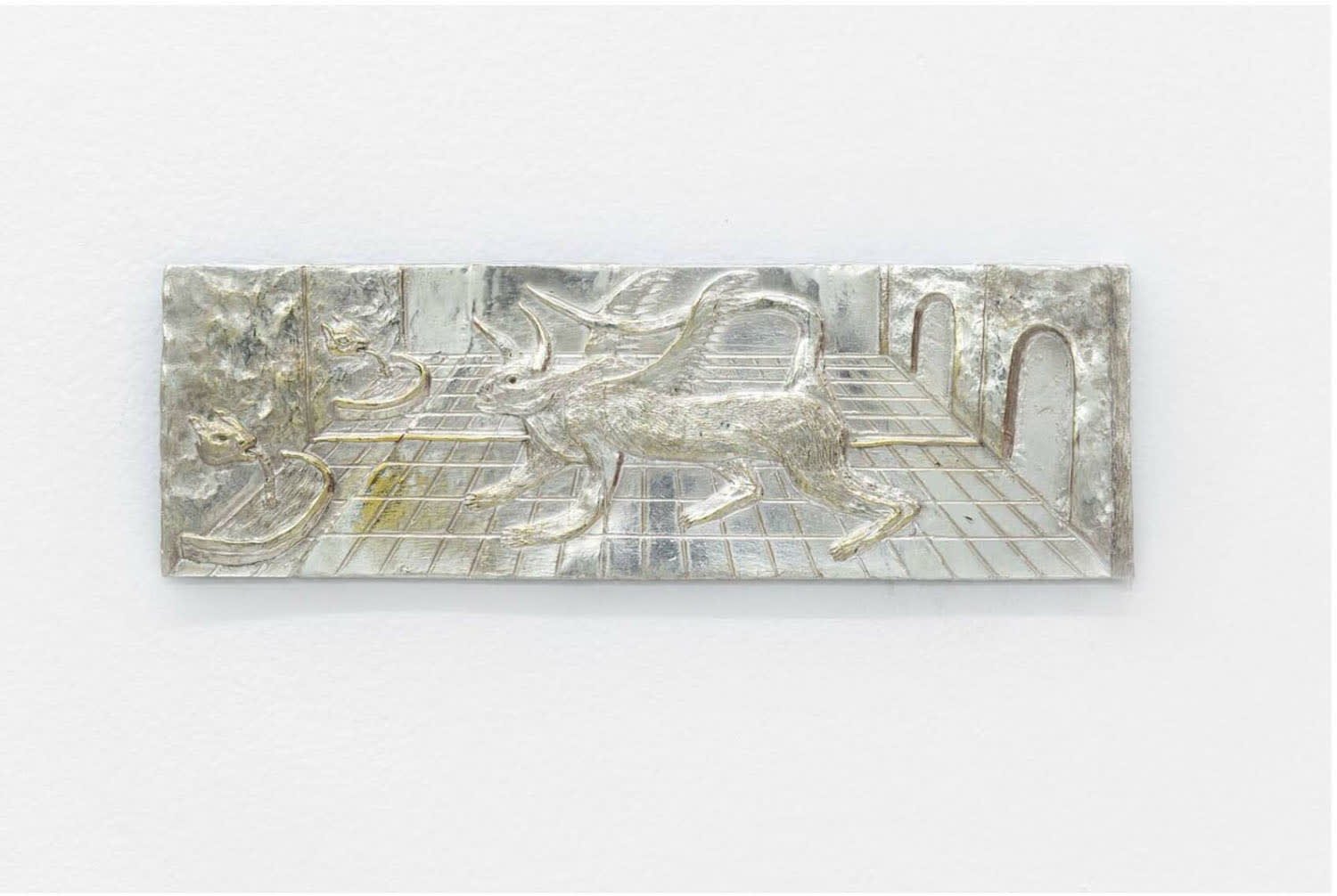 ASMA Vampiro frente al espejo, 2020 Cast in metal alloy with silver bath 7 x 21.7 x 5 cm (2.76 x 8.54 x 1.97 in)