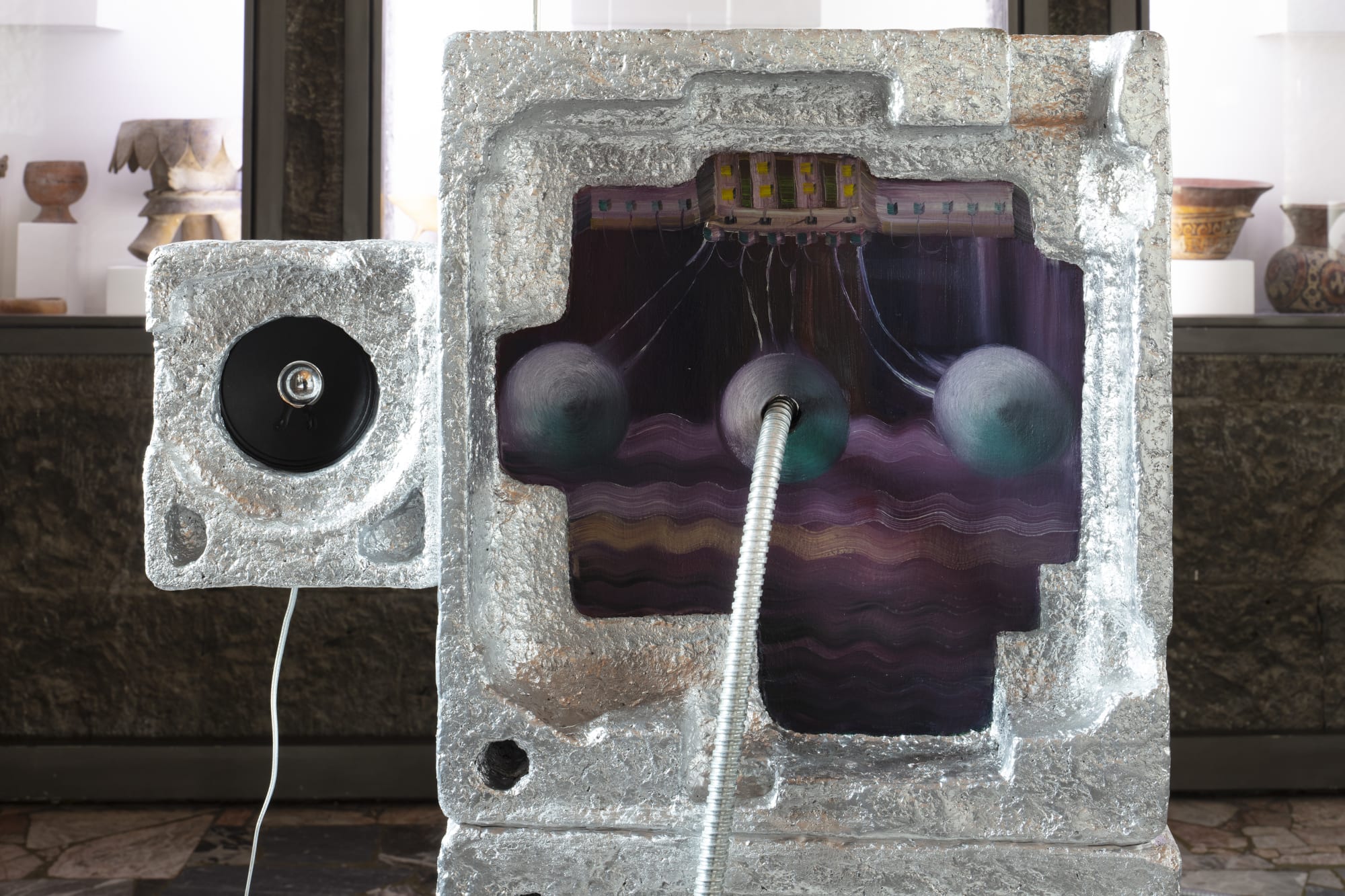 Carolina Fusilier Las inmortalistas IX, 2025 Styrofoam covered with papier-mâché. Oil on canvas on wood. Radio system with speakers integrated to the sculpture 102 x 55 x 14 cm (40.1 x 21.6 x 5.5 in)