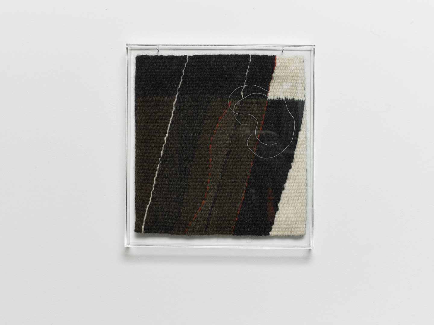 Ásgerður Búadóttir Staka II, 1995 ull og nælonþráður Staka II, 1995 wool and nylon thread 23.5 x 25 cm ÁB0001