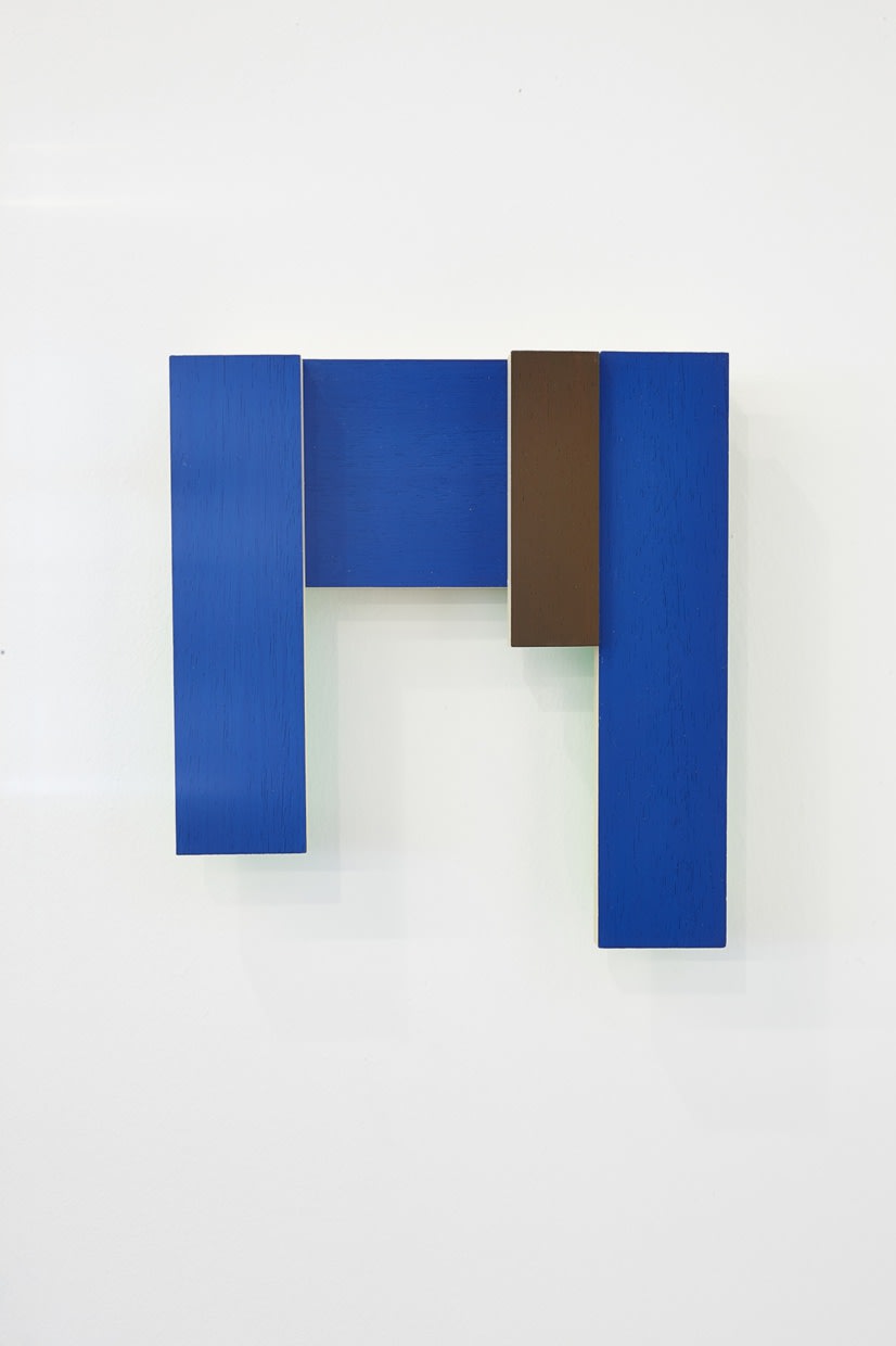 Jeanine Cohen Winter serie N°9, 2013 Acrylic and fluorescent paint on Ayous wood Winter serie N°9, 2013 20.5 x 17 x 4 cm JEC0008