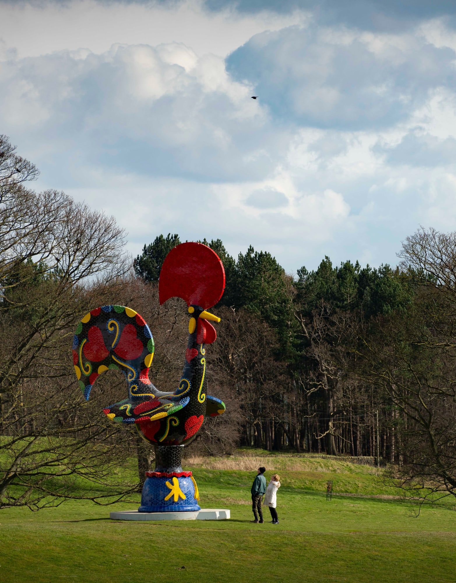 Pop Galo, 2020 ©Jonty Wilde courtesy of Yorkshire Sculpture Park & Atelier Joana Vasconcelos