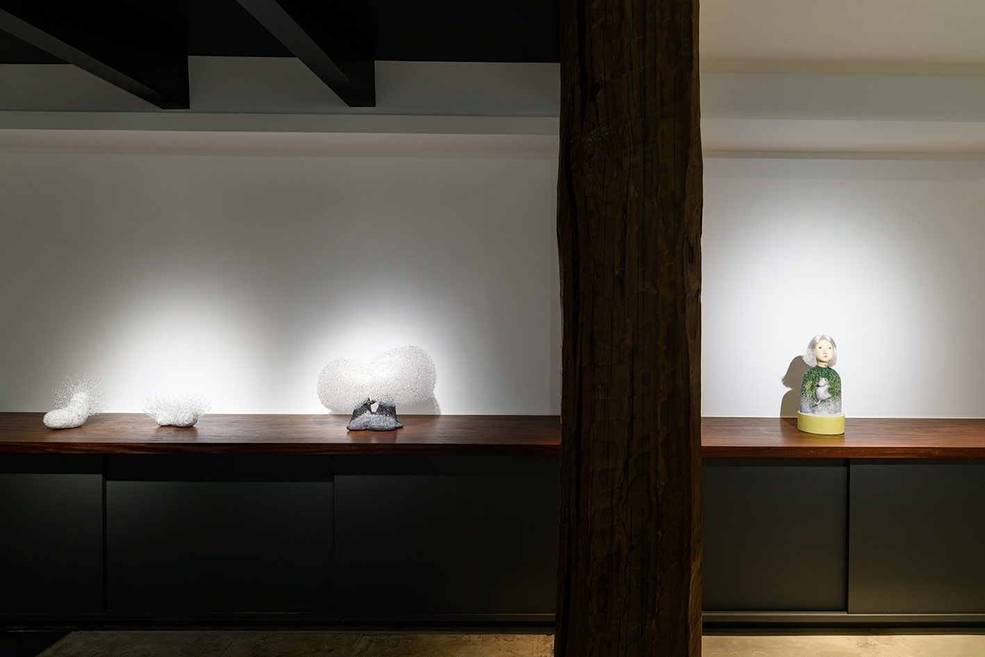 菅野 有紀子: 「撫でる、抱き寄せる、リードを持つ」