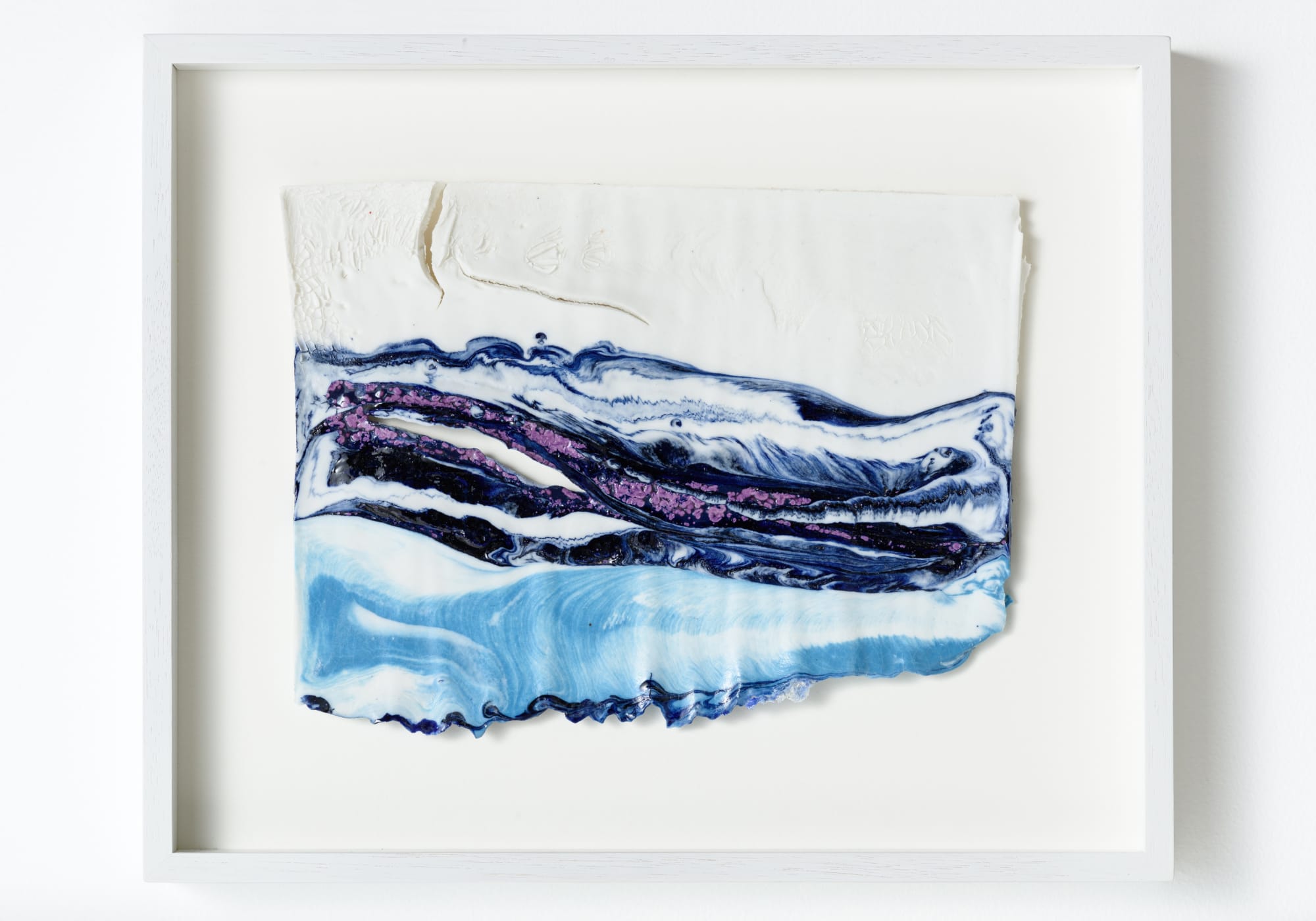 あはうみのつちときおく VII/ Biwa Lake' s Horizons VII 2022, 信楽透土、顔料、釉薬、シャモット/ Ceramic, pigments, glaze and chamotte H1 × W28 × D21 cm