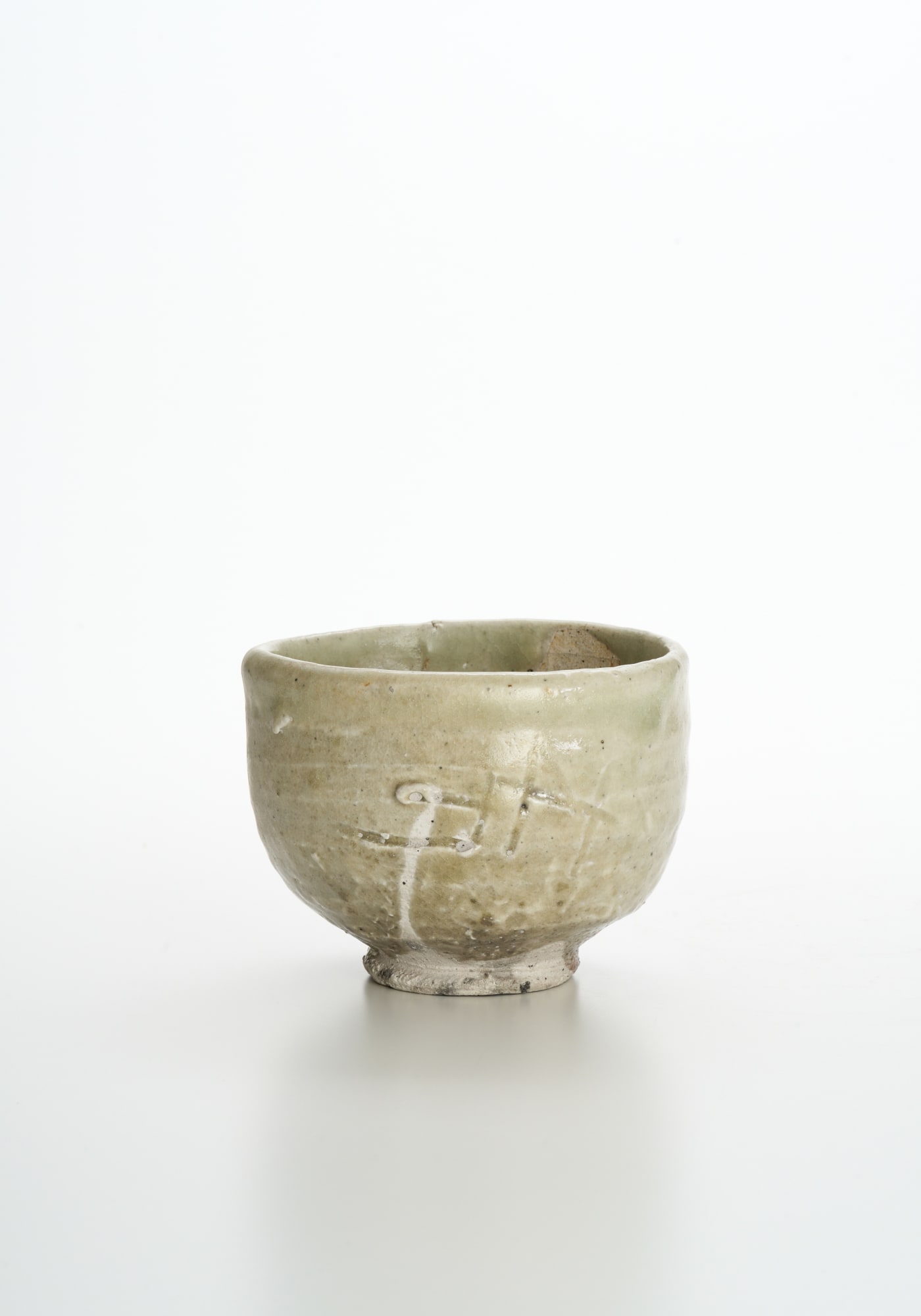 貝釉茶碗/ Tea bowl with shell glaze 1980年代, 陶/ Ceramic H9.1 × W12.2 × D12.2 cm