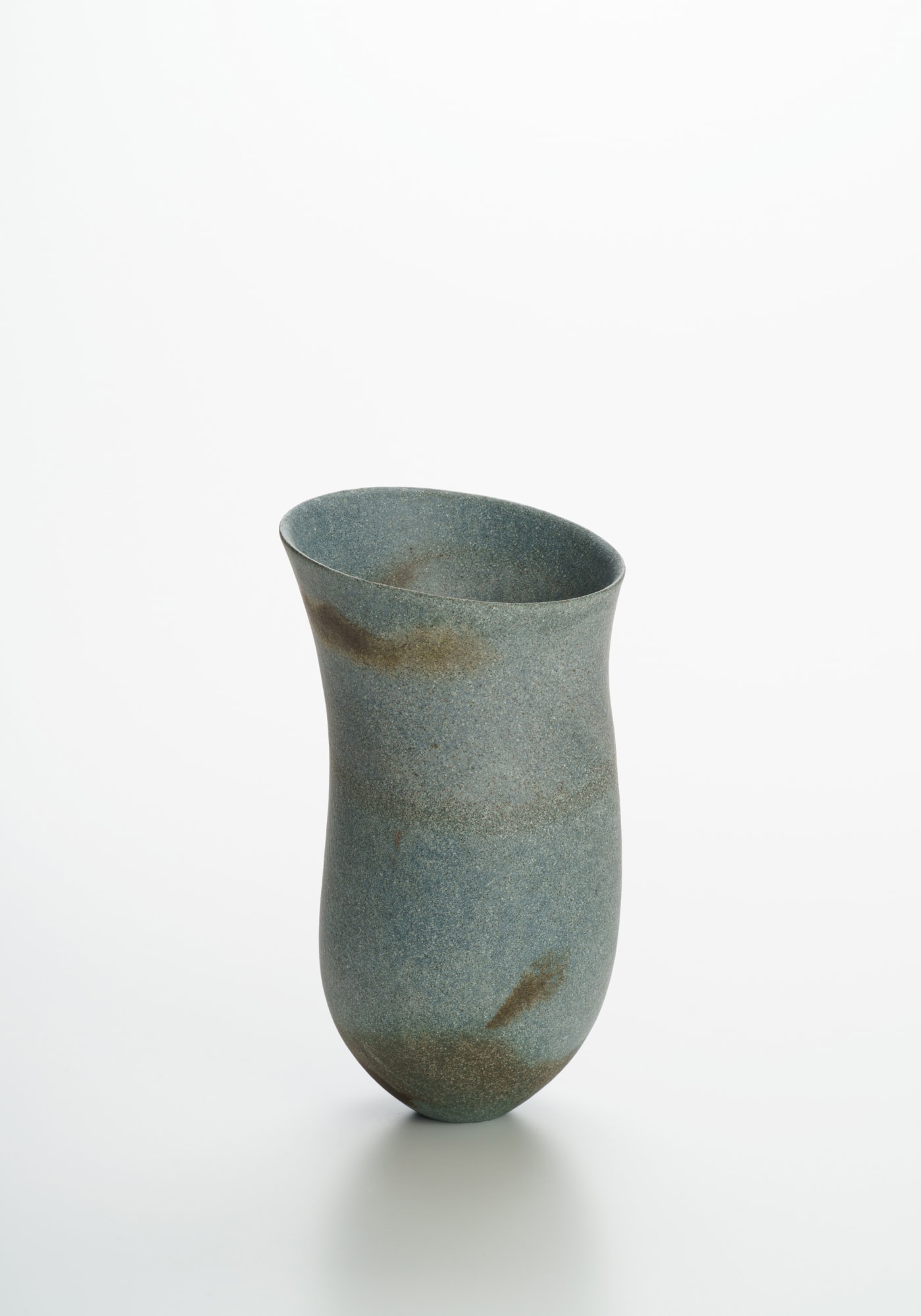 ジェニファー・リー： セラミックとドローイング