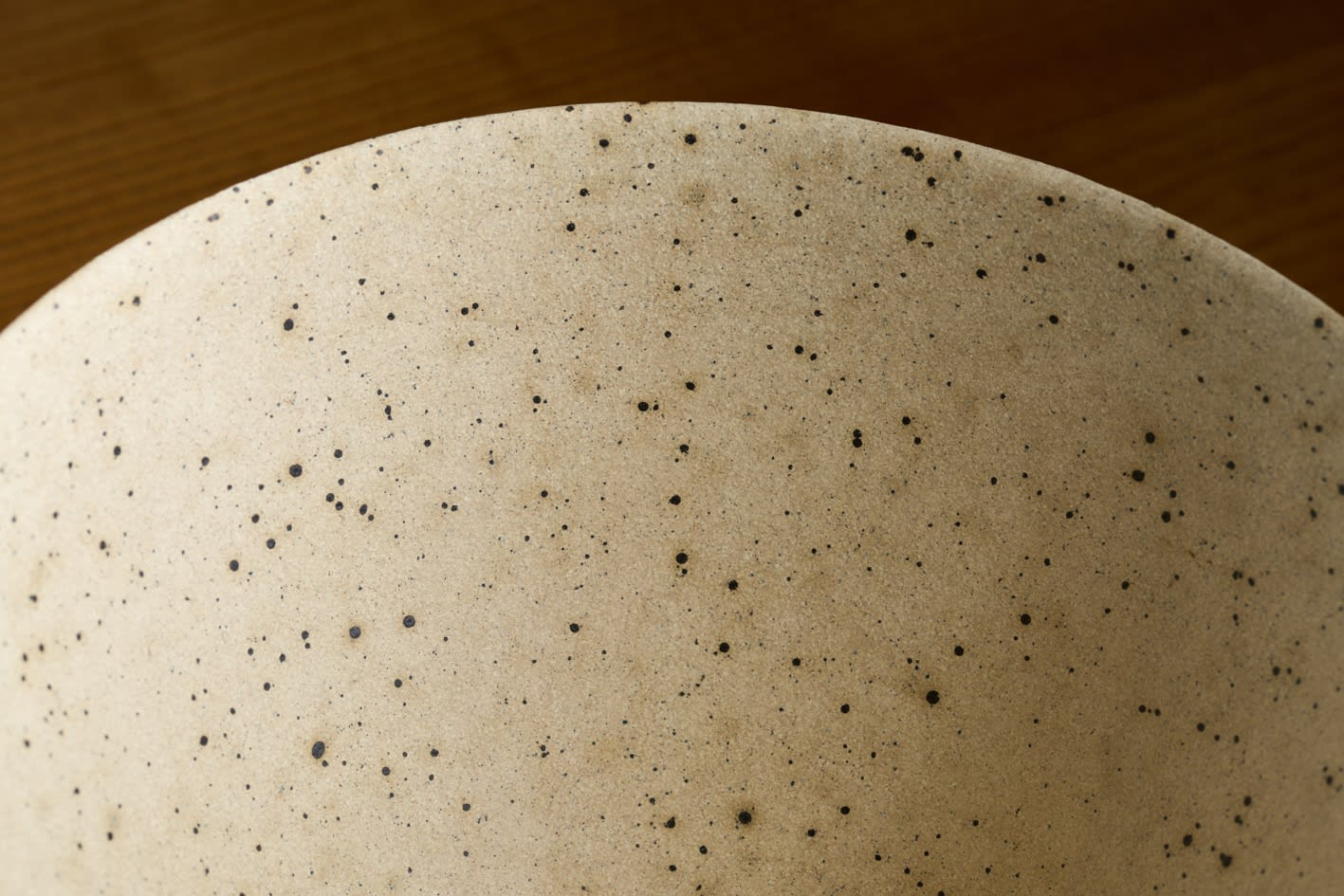 ジェニファー・リー： セラミックとドローイング