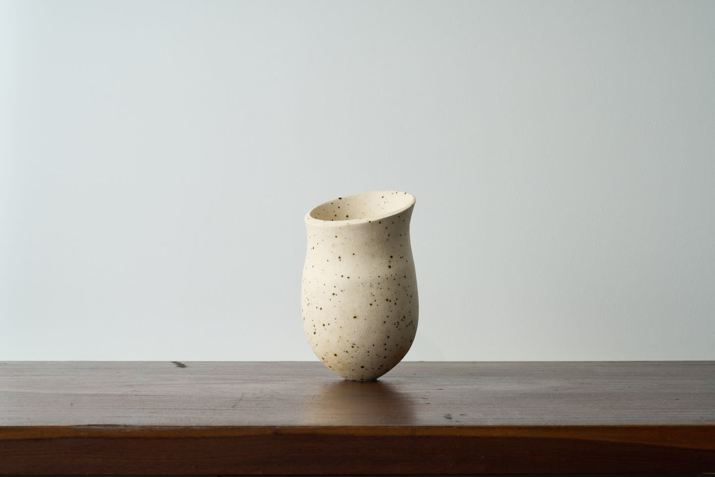 ジェニファー・リー： セラミックとドローイング