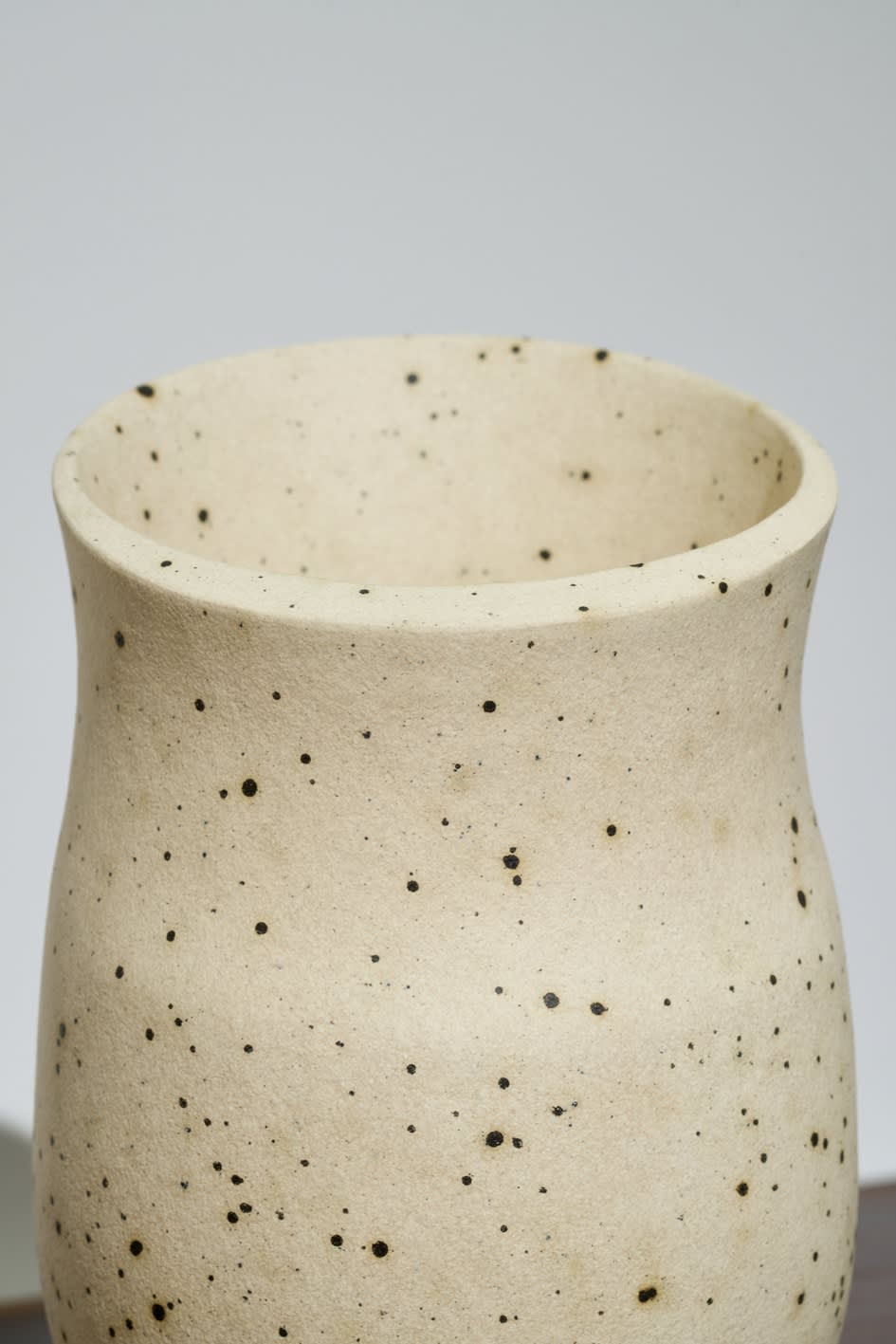 ジェニファー・リー： セラミックとドローイング