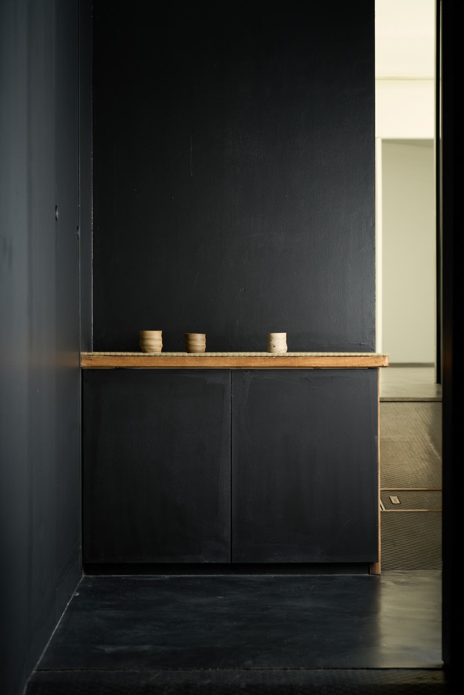 ジェニファー・リー： セラミックとドローイング