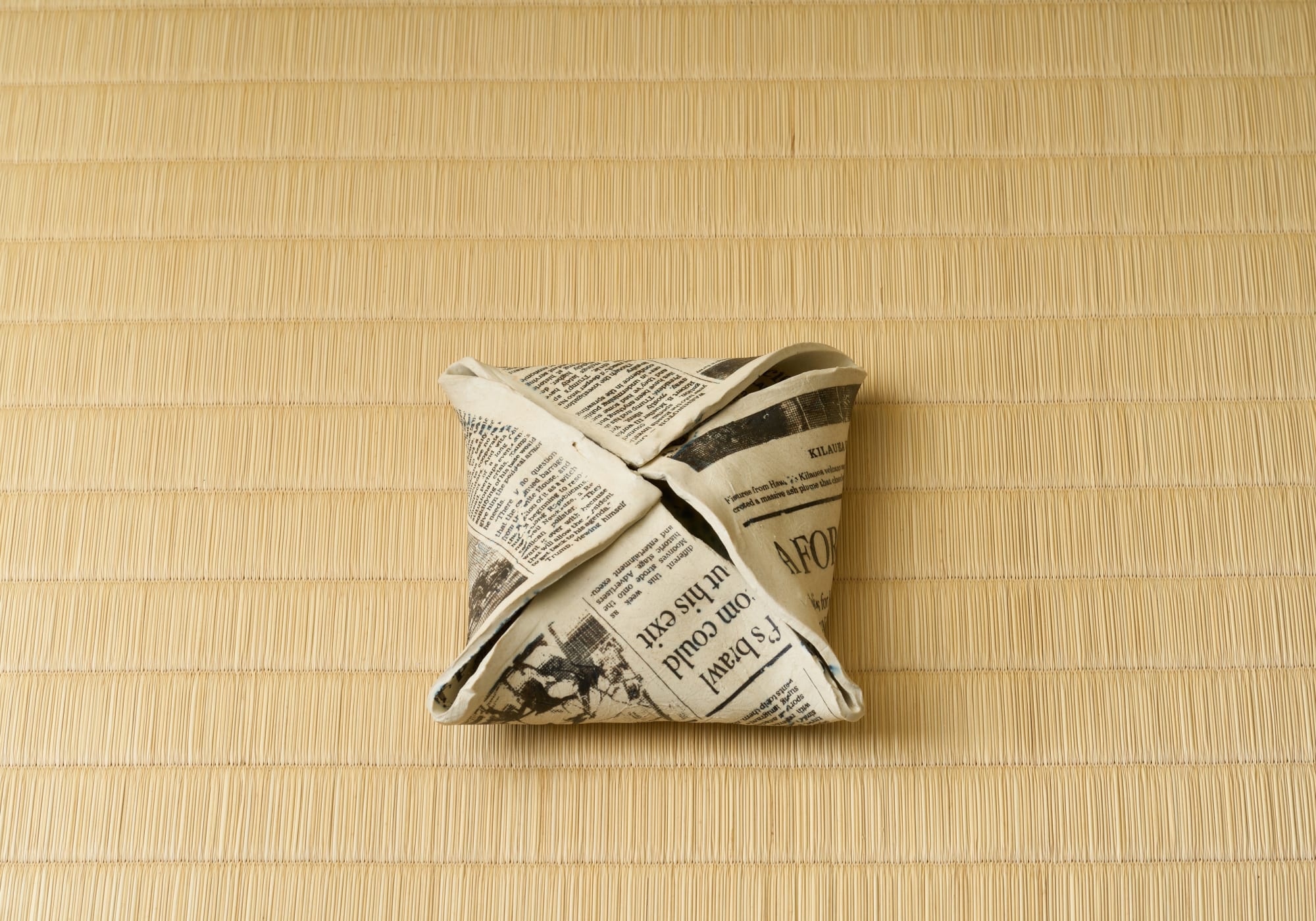 Olivia Takahashi 2024, 印刷したセラミック/ Silkscreen on Ceramic H6 × W15 × D16 cm