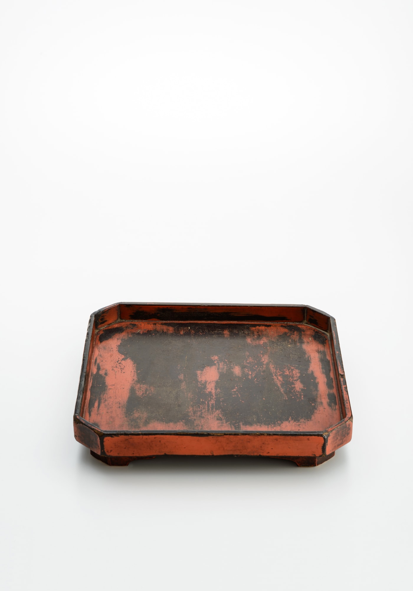 根来足付角切盆/ Negoro tray H36.5 × W35 × D28 cm