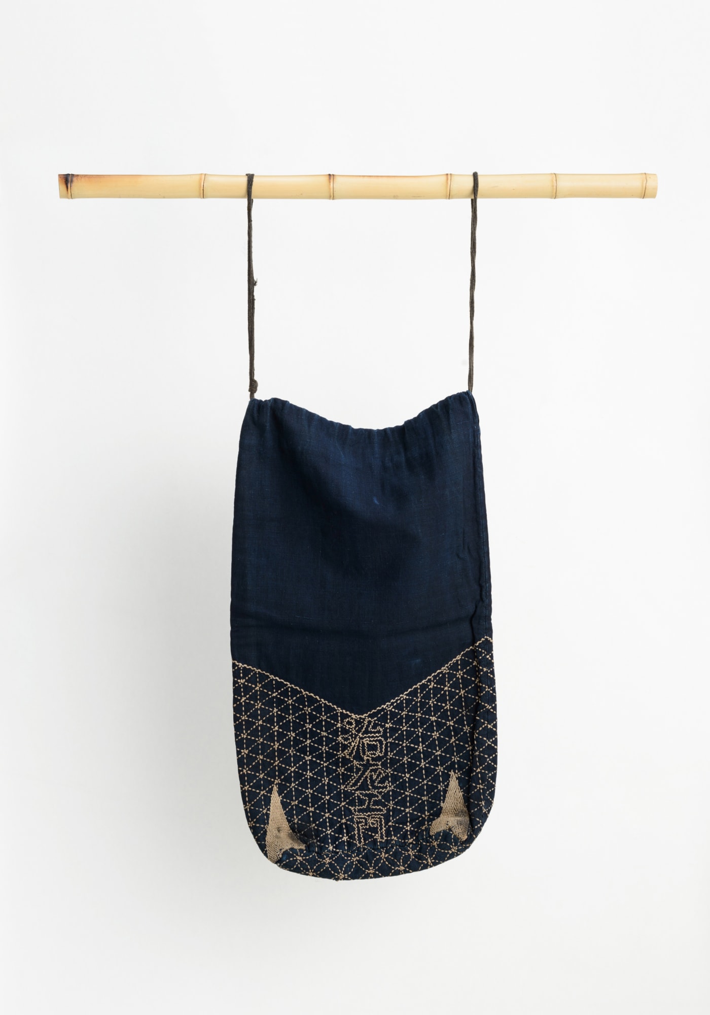 物入れ/ Pouch H72 × W27 × D2 cm