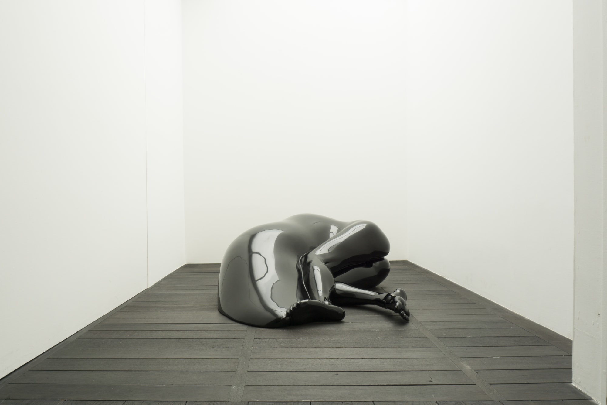 青木千絵：孤独の身体