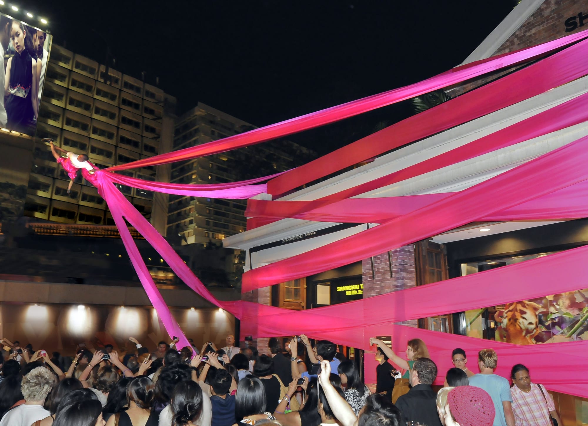 Li Wei Performance "Take Away" at Shanghai Tang