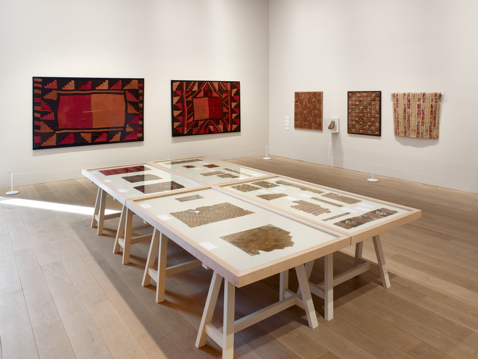 Ancient Textiles from the Andes / Whitworth Art Gallery Museum